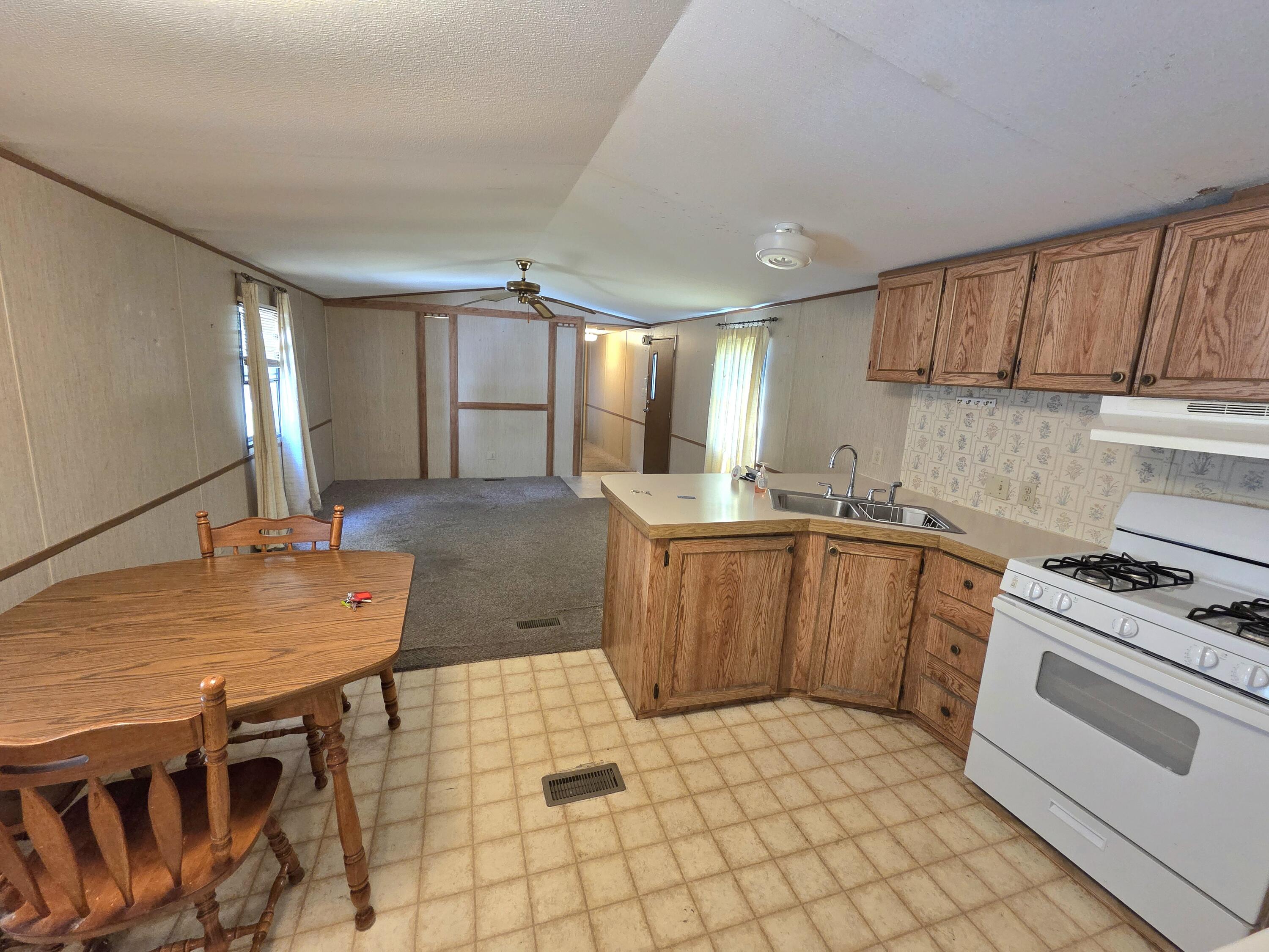 184 Birch Court Muskegon MI 49445