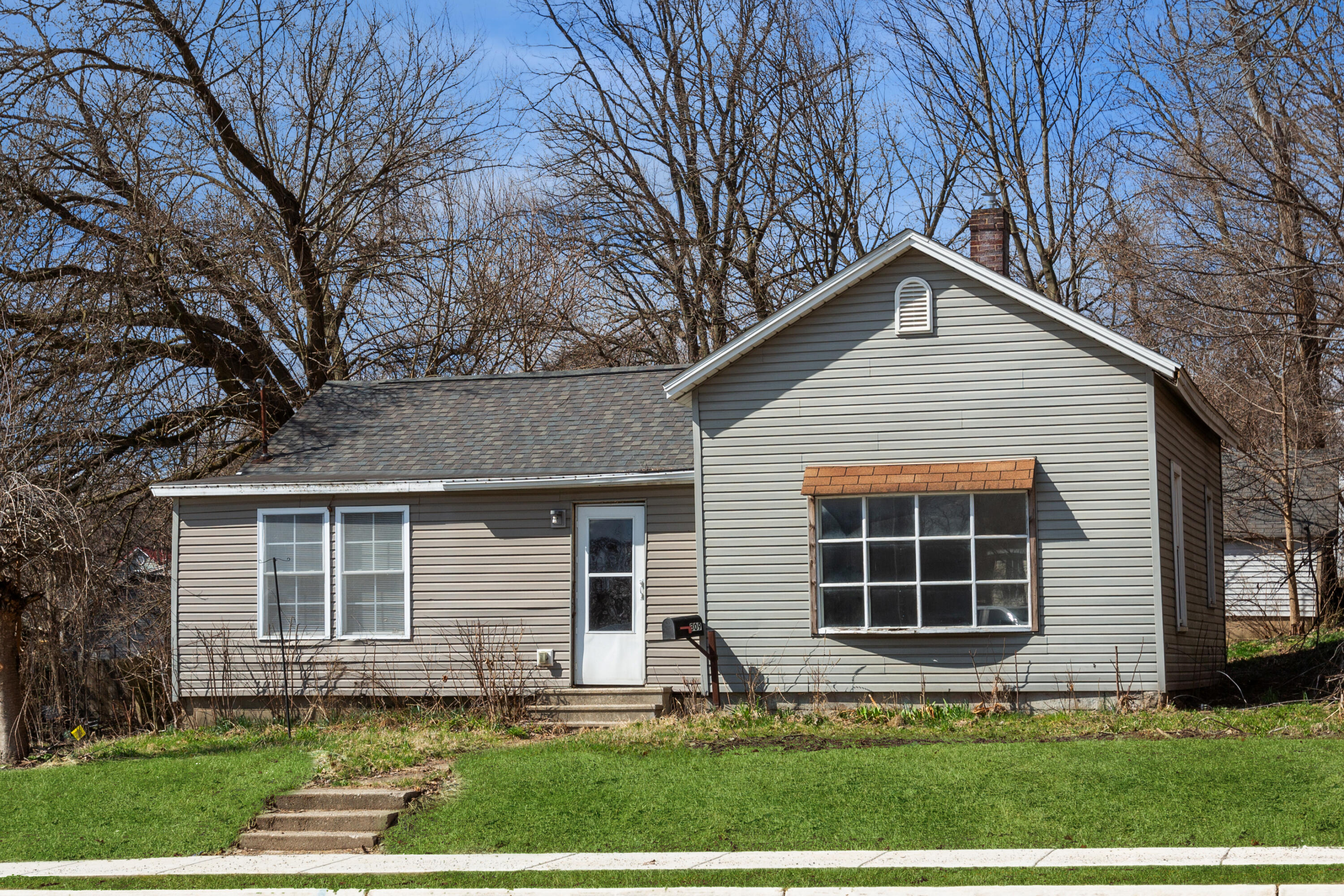 309 N Red Bud Trail Buchanan MI 49107