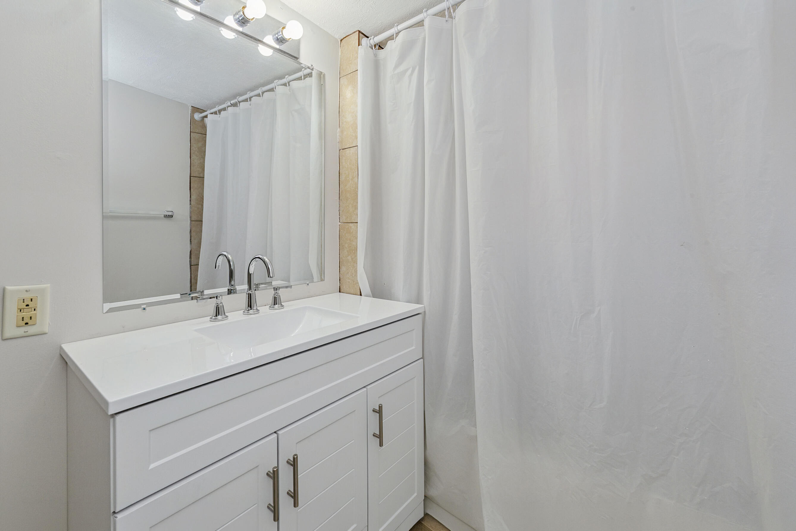 309 N Red Bud Trail Buchanan MI 49107