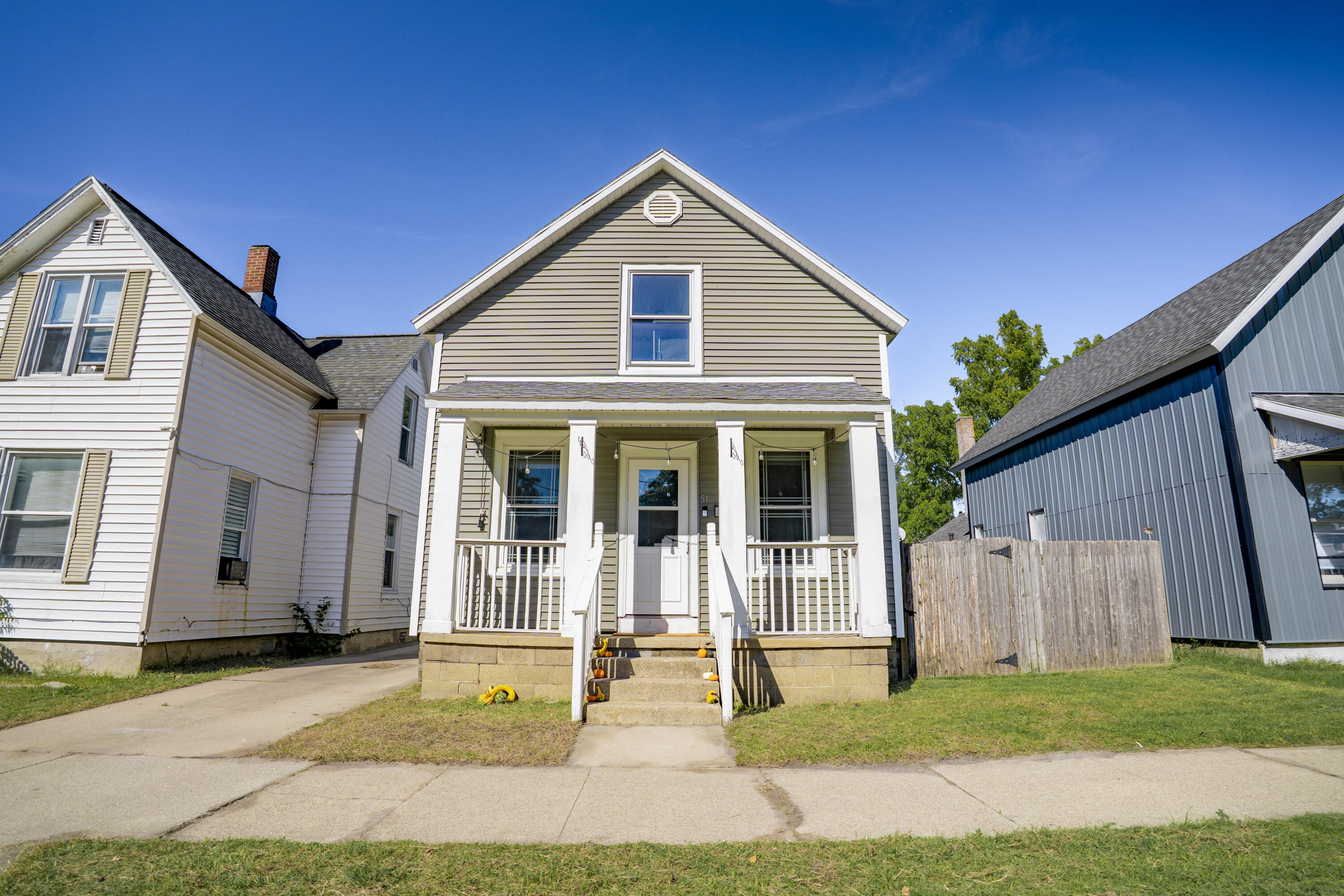 51 E 18th Street Holland MI 49423