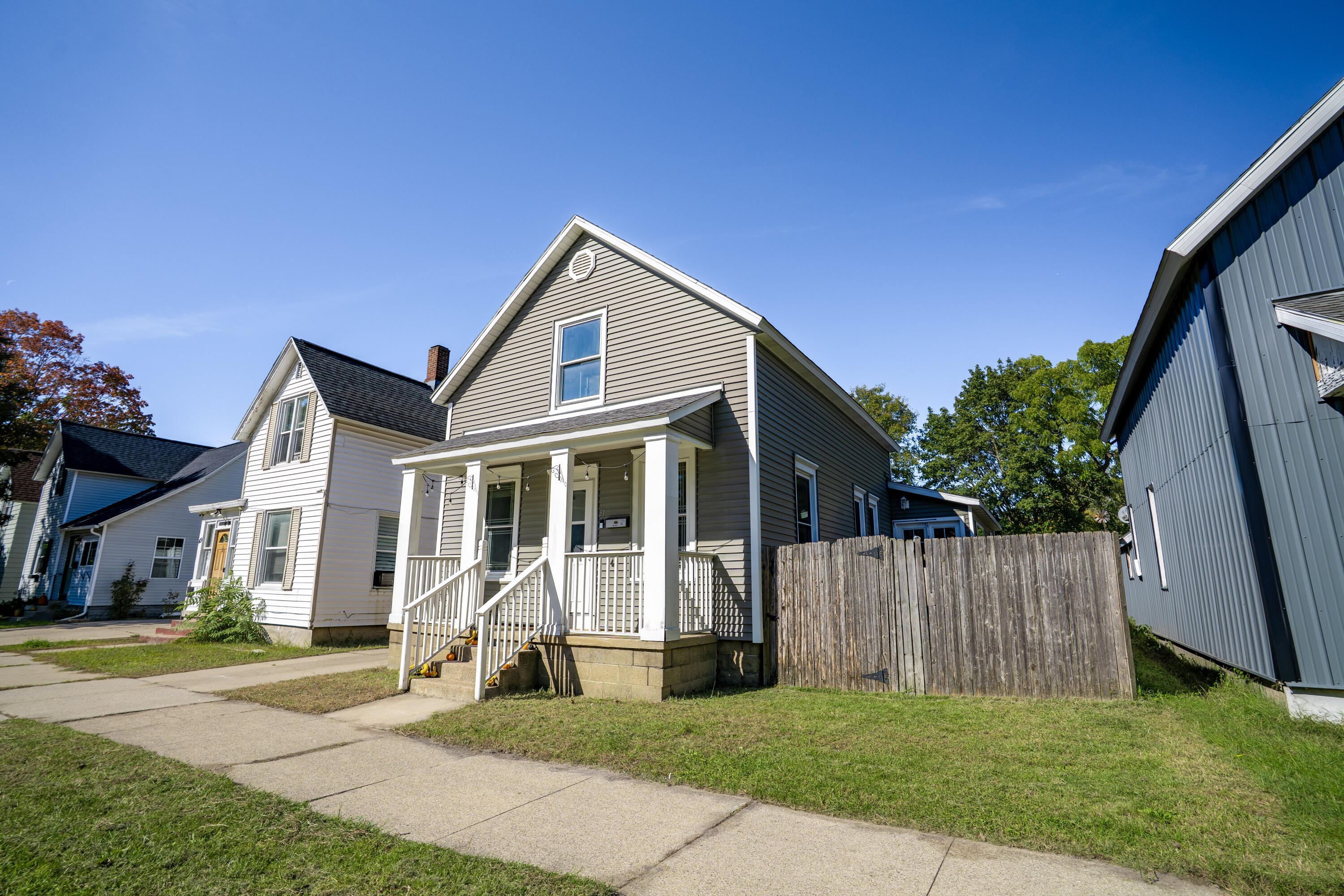 51 E 18th Street Holland MI 49423