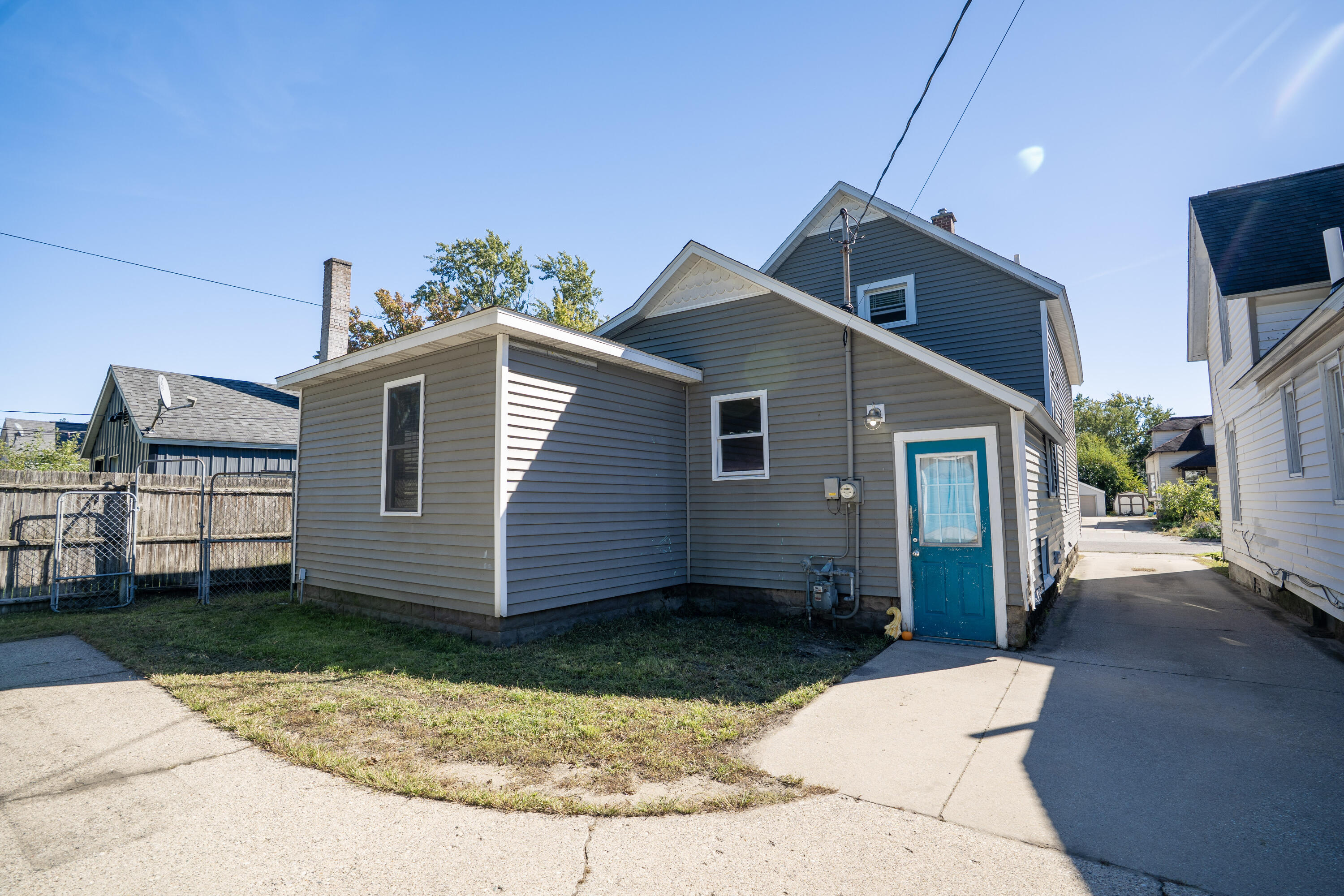 51 E 18th Street Holland MI 49423
