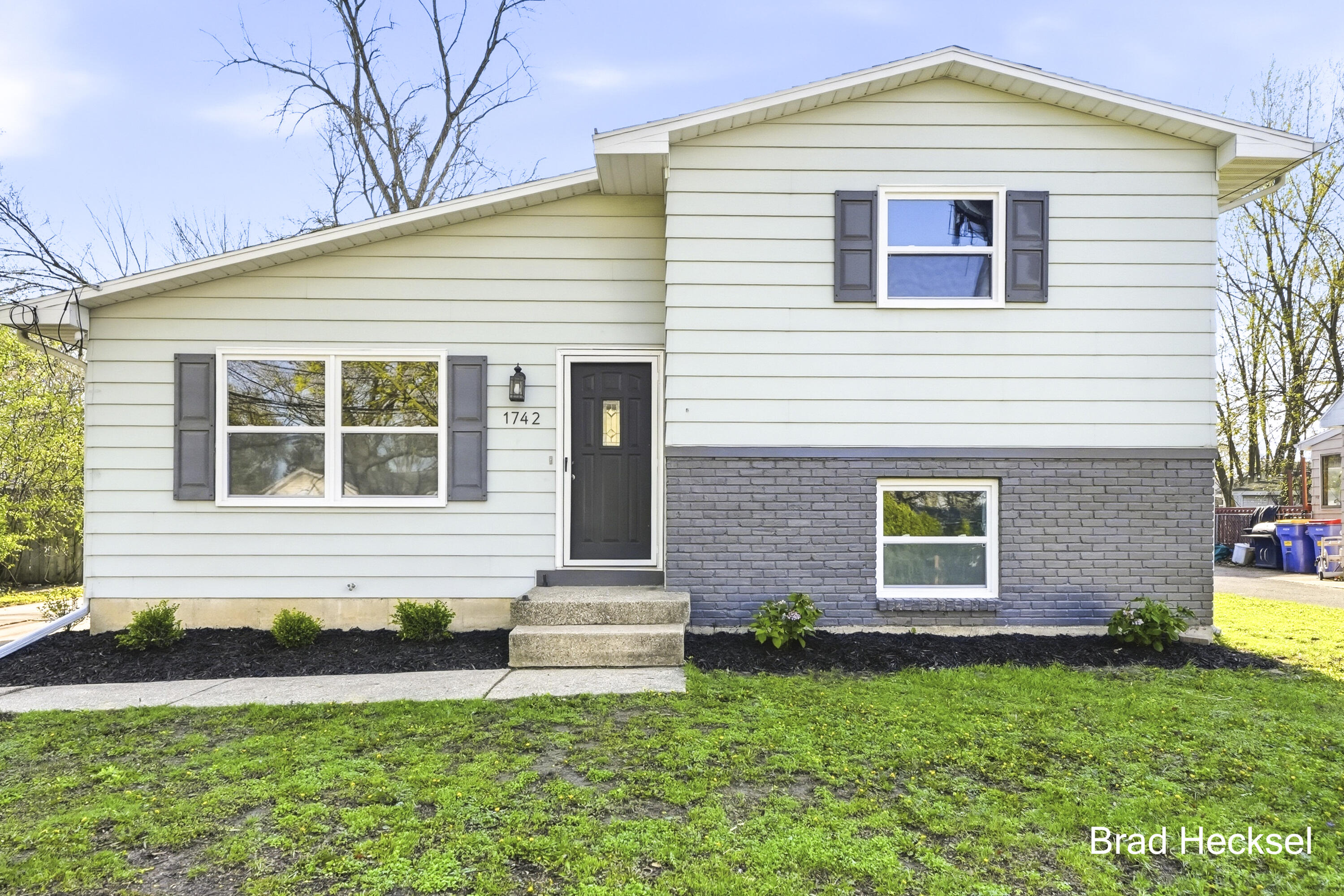 1742 Woodlawn Avenue SE Grand Rapids MI 49506