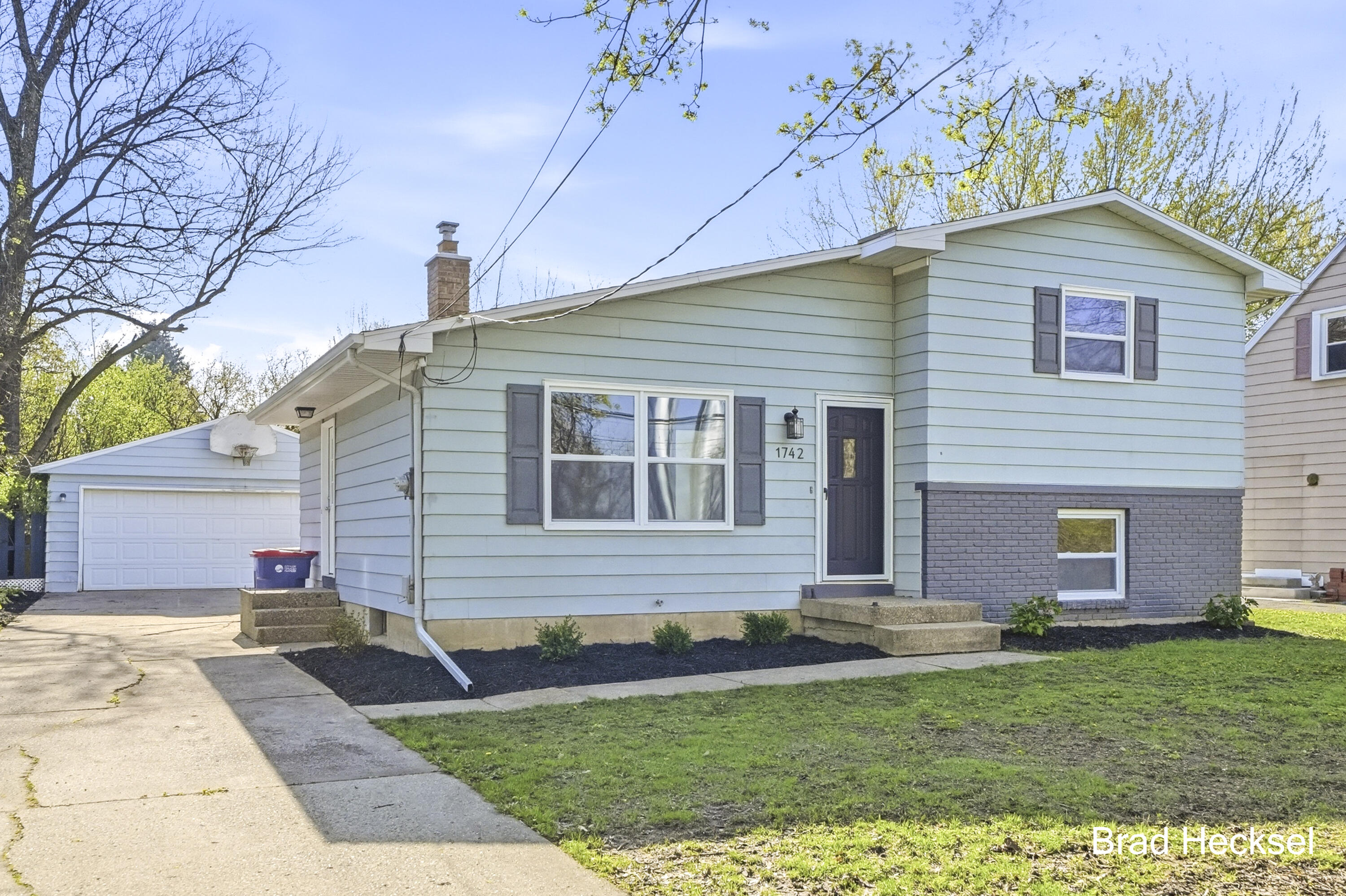 1742 Woodlawn Avenue SE Grand Rapids MI 49506