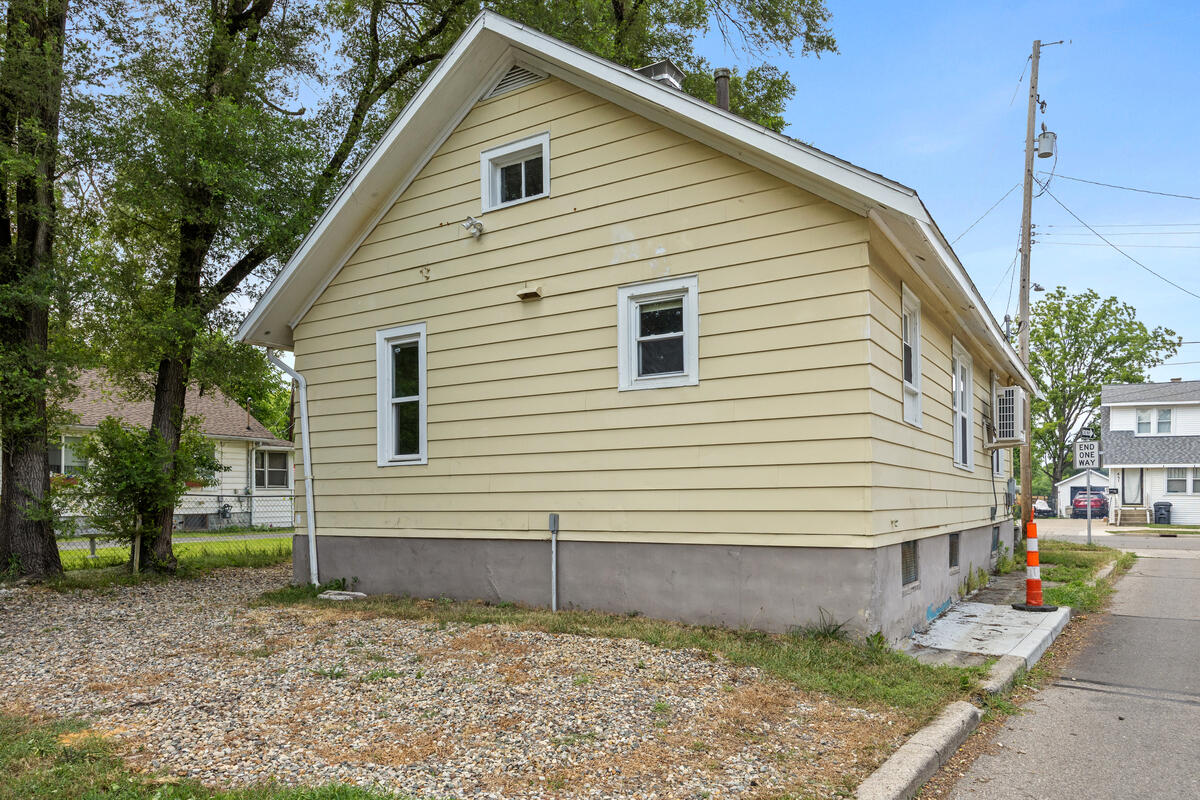 448 E Stockbridge Avenue Kalamazoo MI 49001