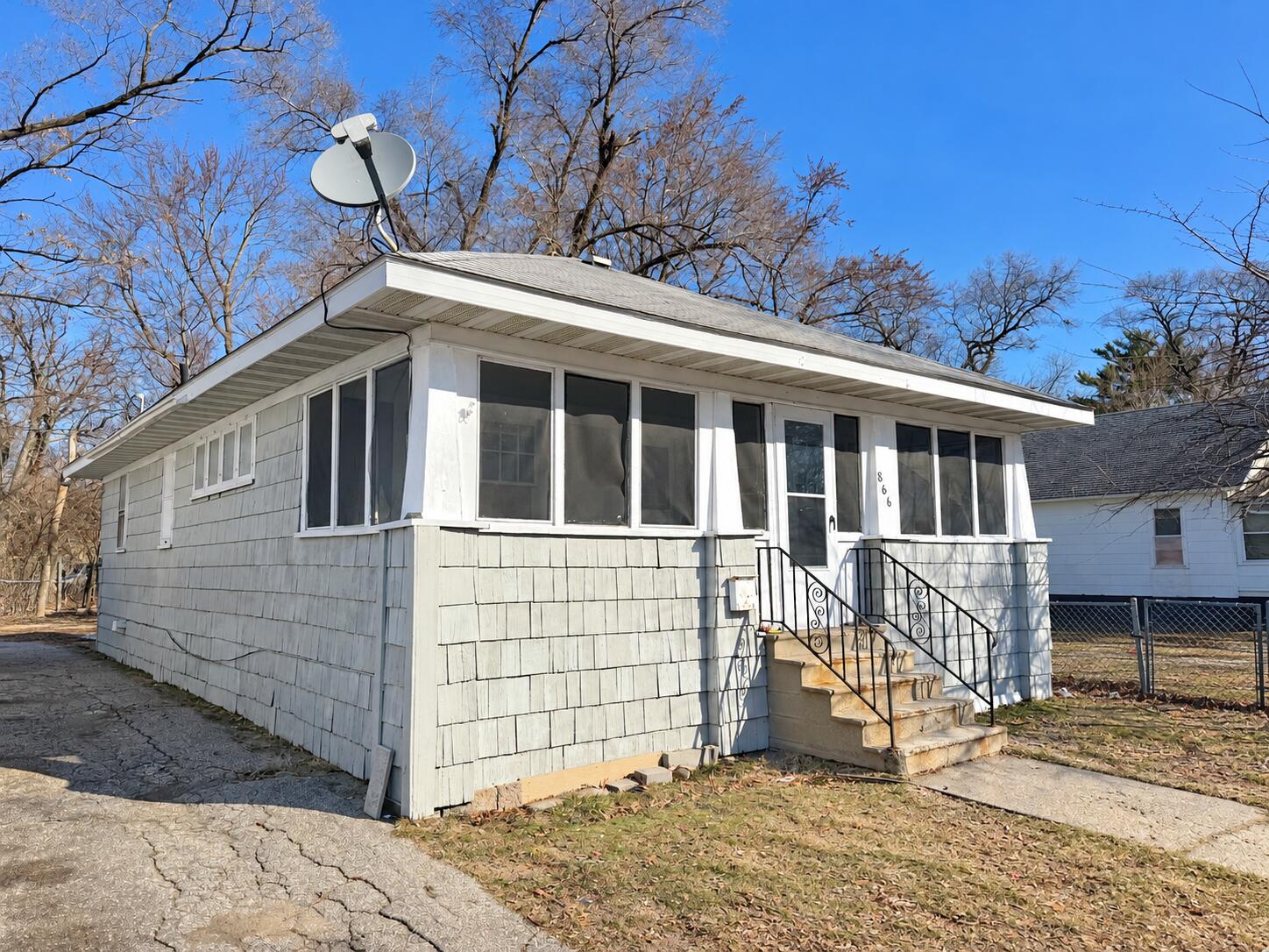 866 Fleming Avenue Muskegon MI 49442