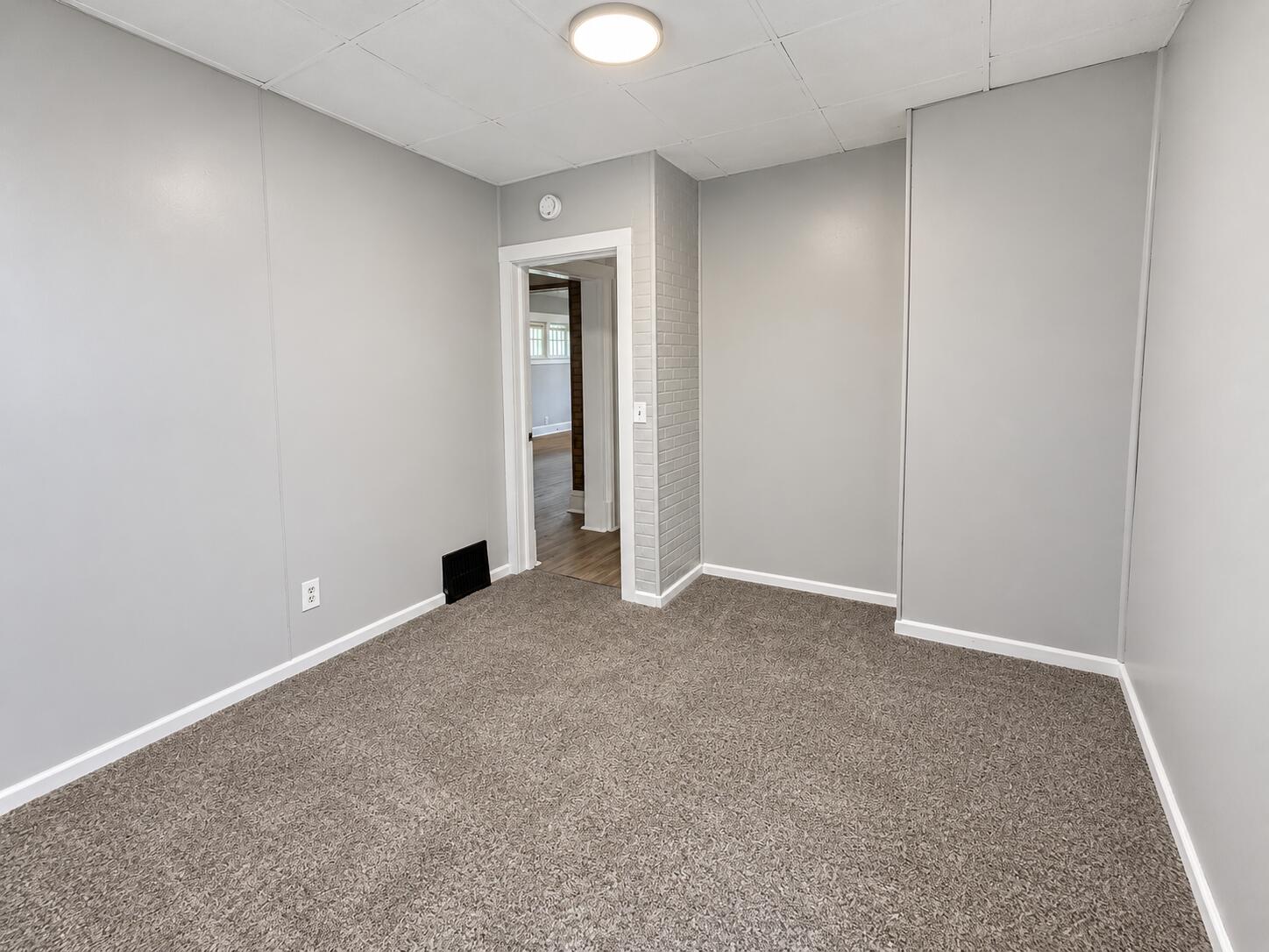 866 Fleming Avenue Muskegon MI 49442