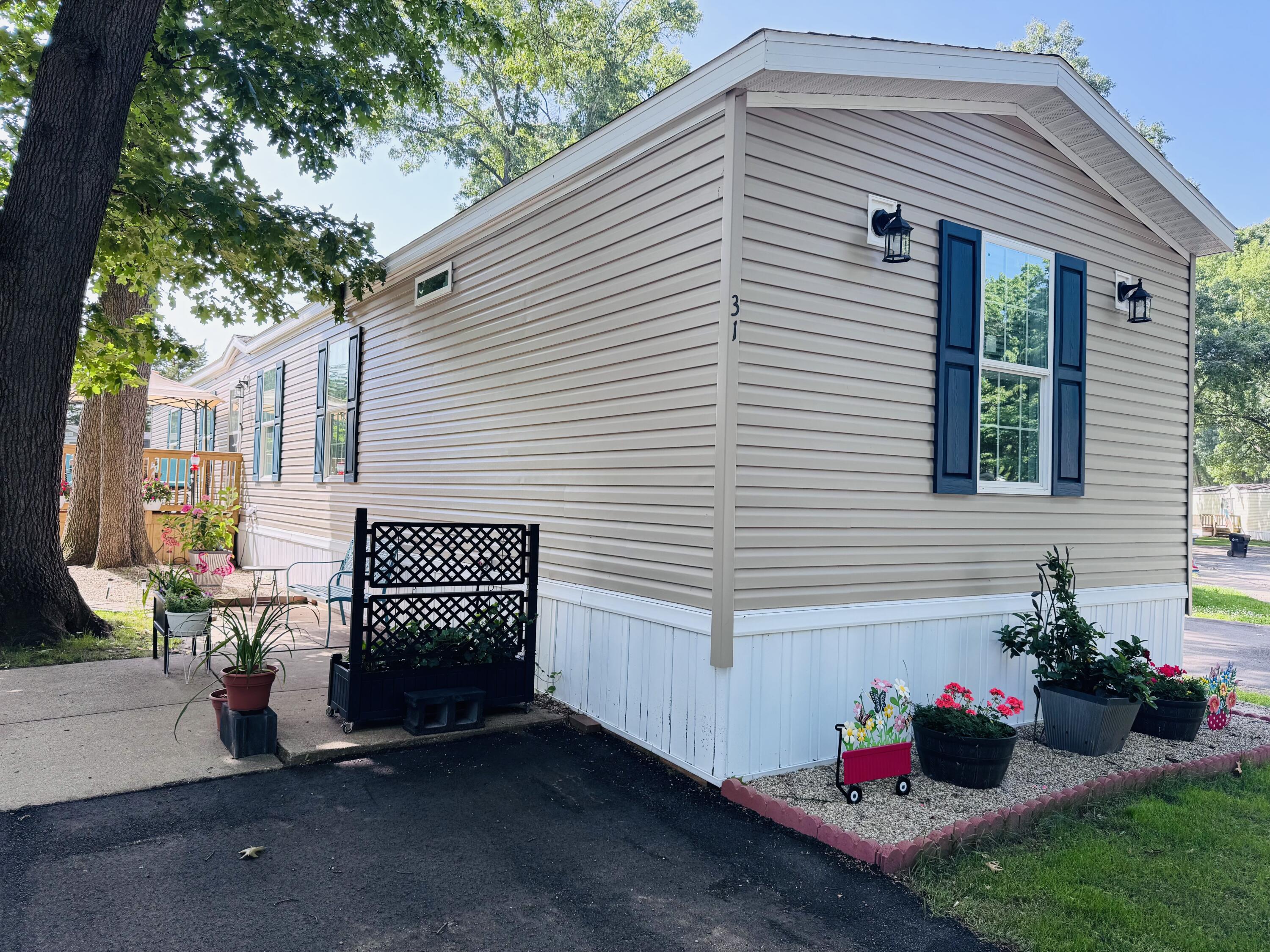 2330 E Main Street Niles MI 49120