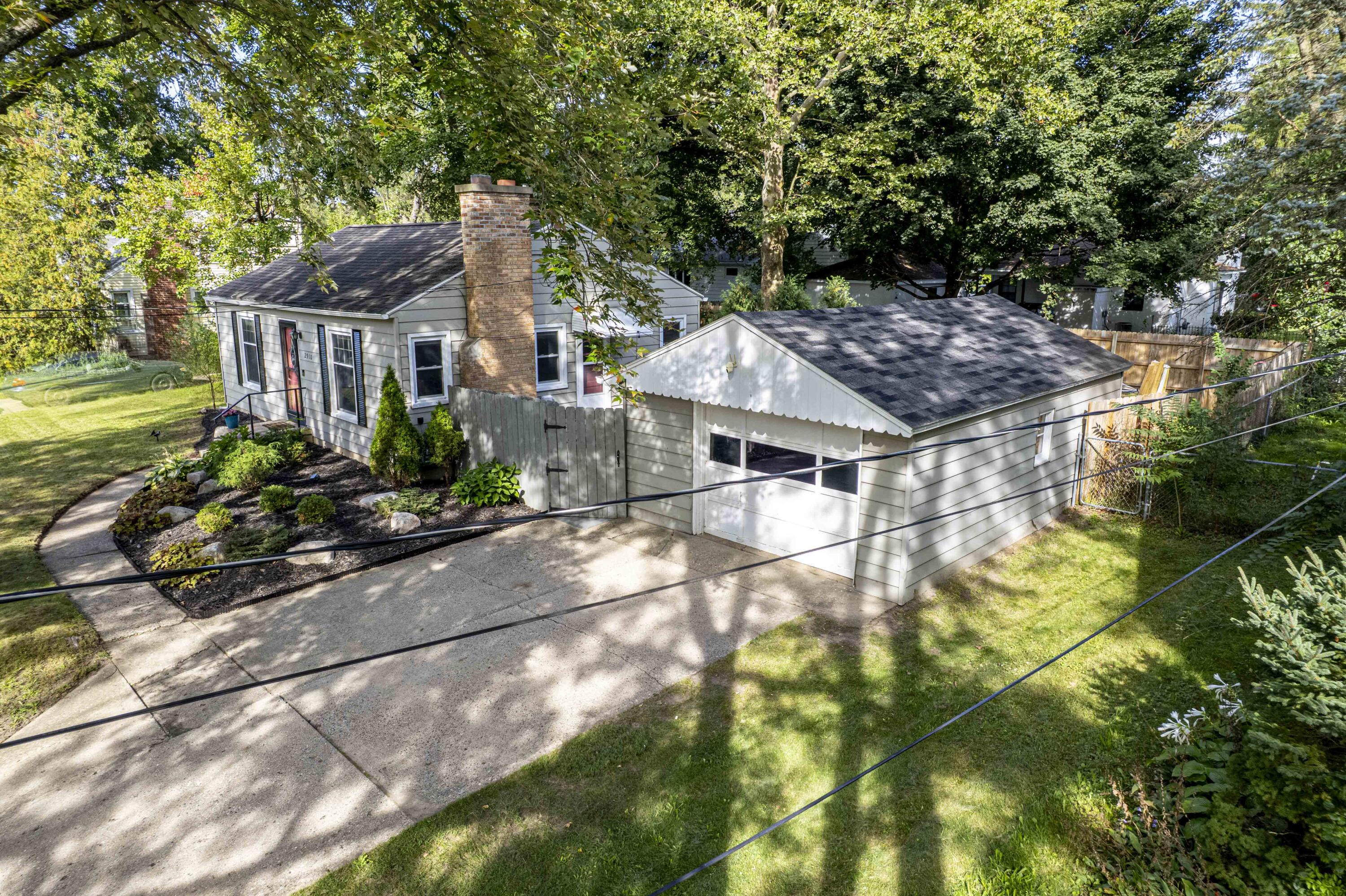 2910 Cheney Avenue NE Grand Rapids MI 49505