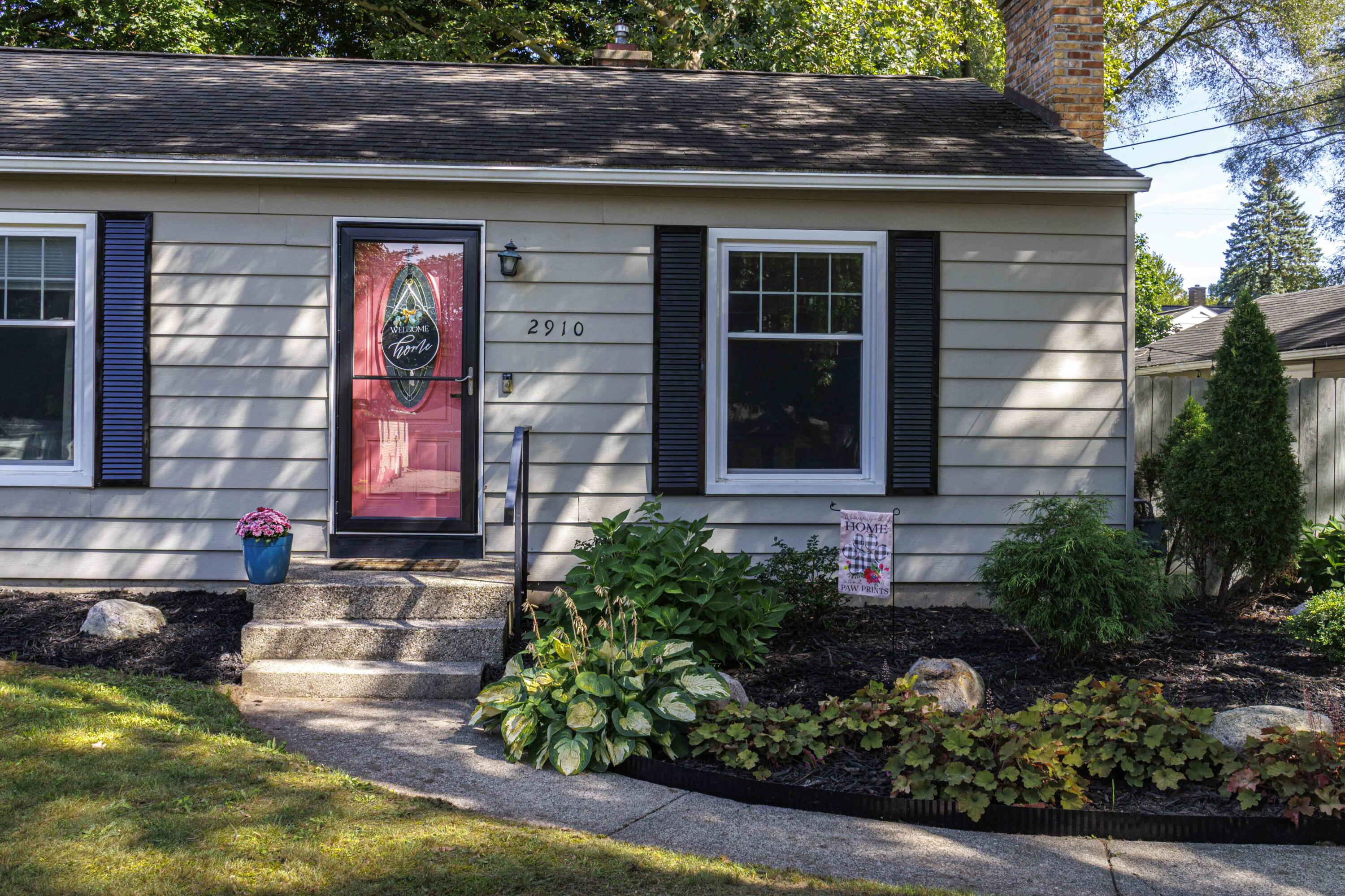 2910 Cheney Avenue NE Grand Rapids MI 49505
