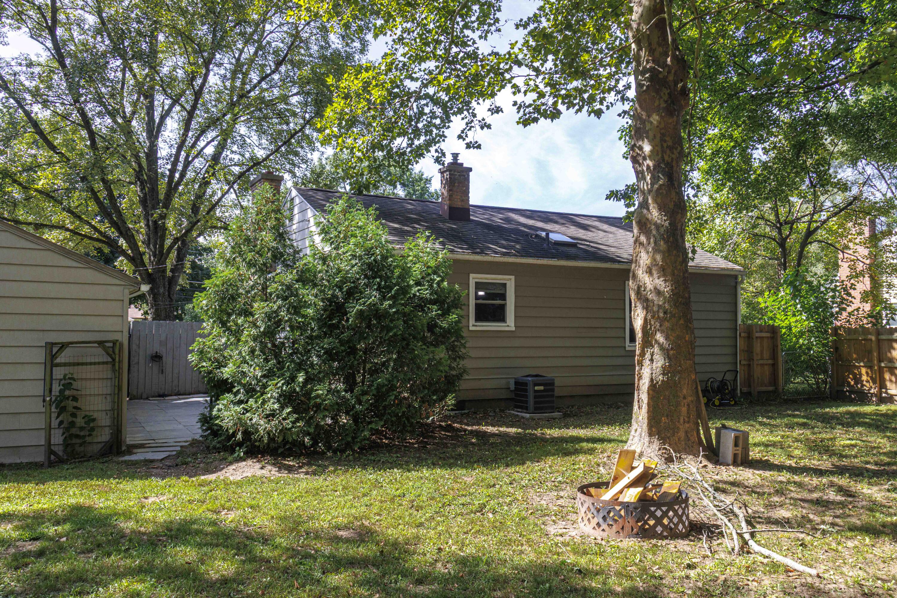 2910 Cheney Avenue NE Grand Rapids MI 49505