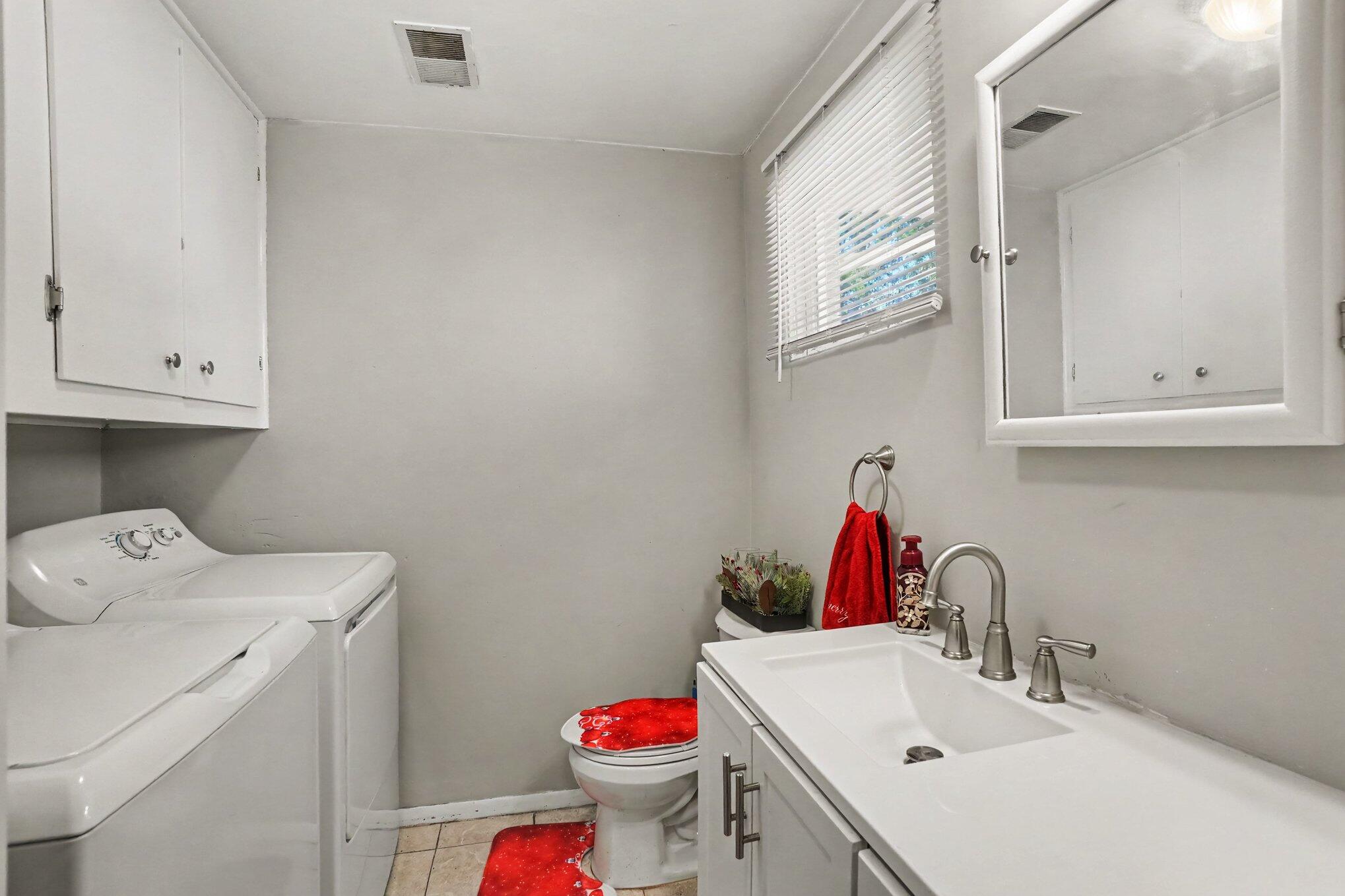 1856 Spencer Drive Muskegon MI 49441