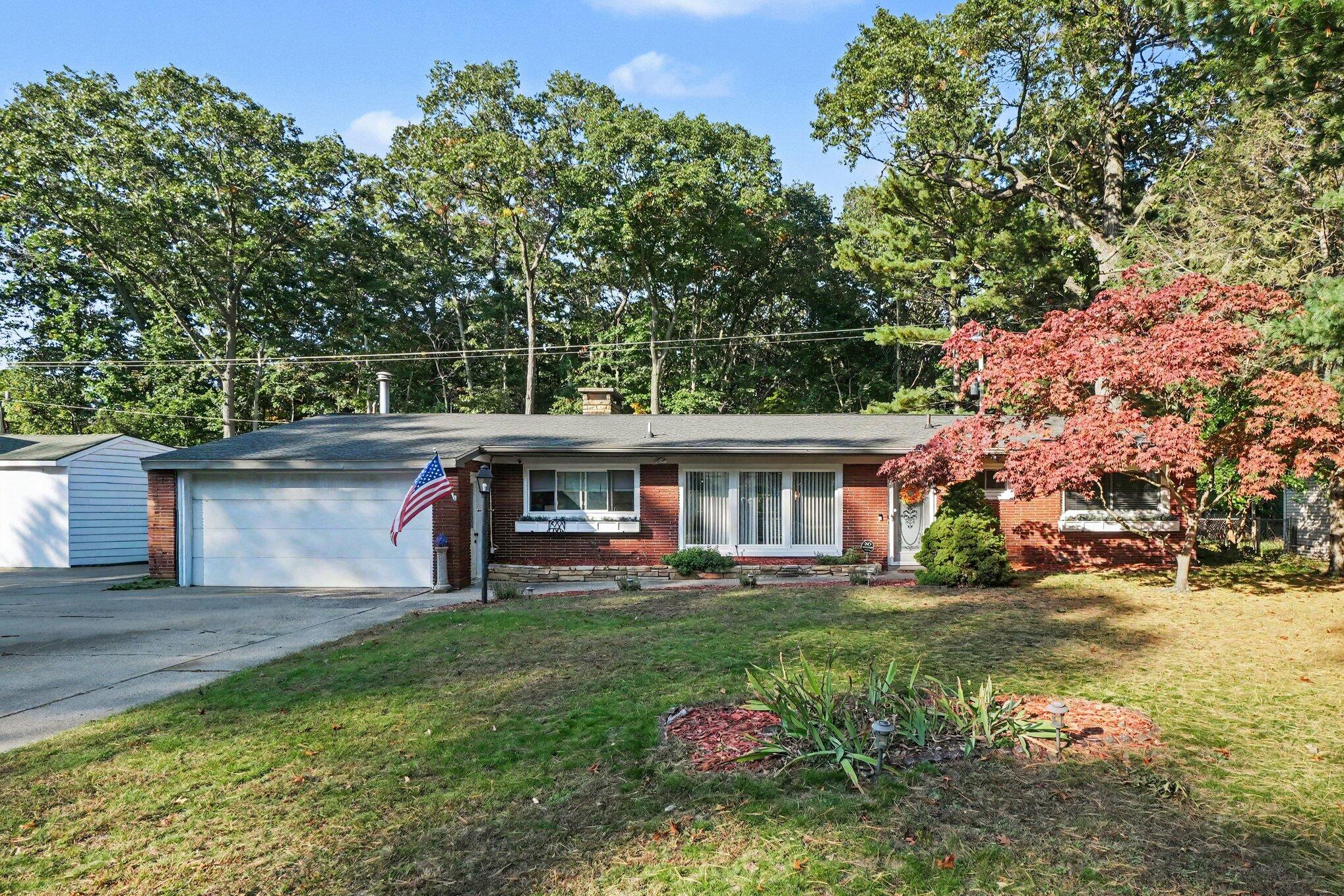 1856 Spencer Drive Muskegon MI 49441