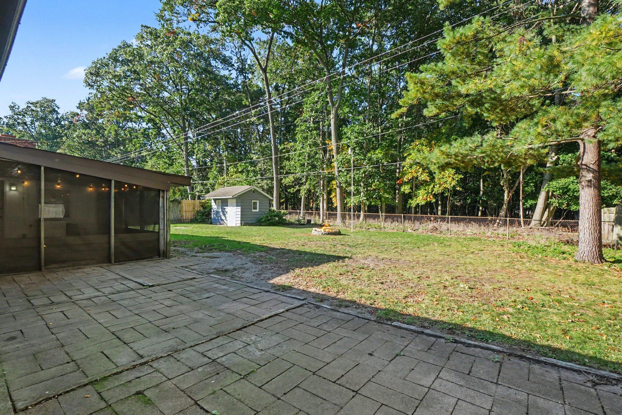 1856 Spencer Drive Muskegon MI 49441
