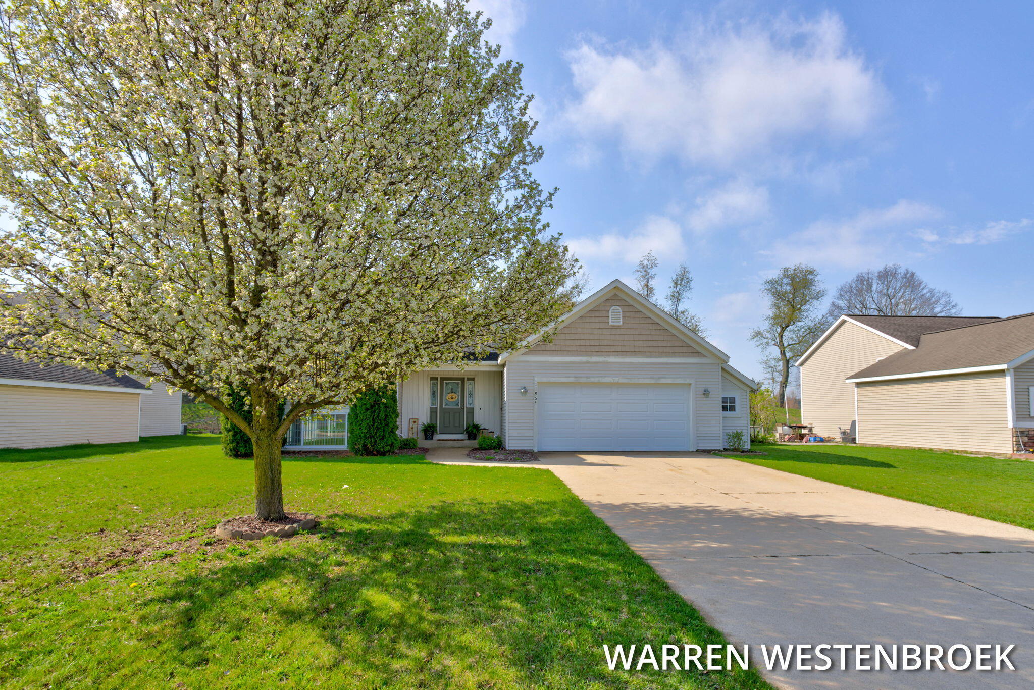 11964 Jonker Way Holland MI 49424