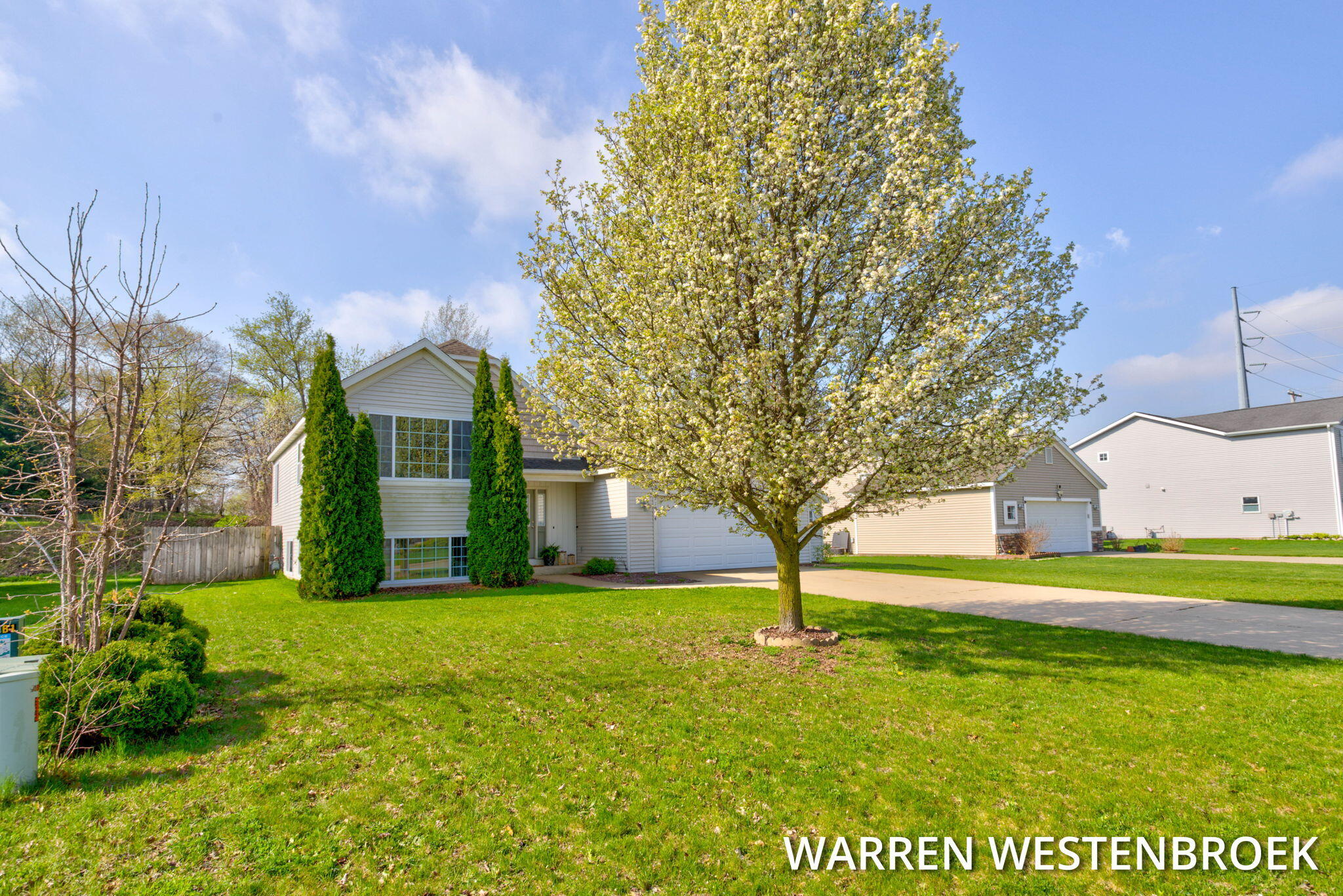 11964 Jonker Way Holland MI 49424