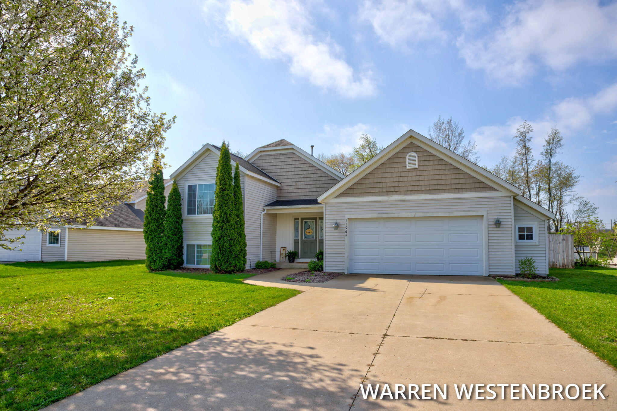 11964 Jonker Way Holland MI 49424