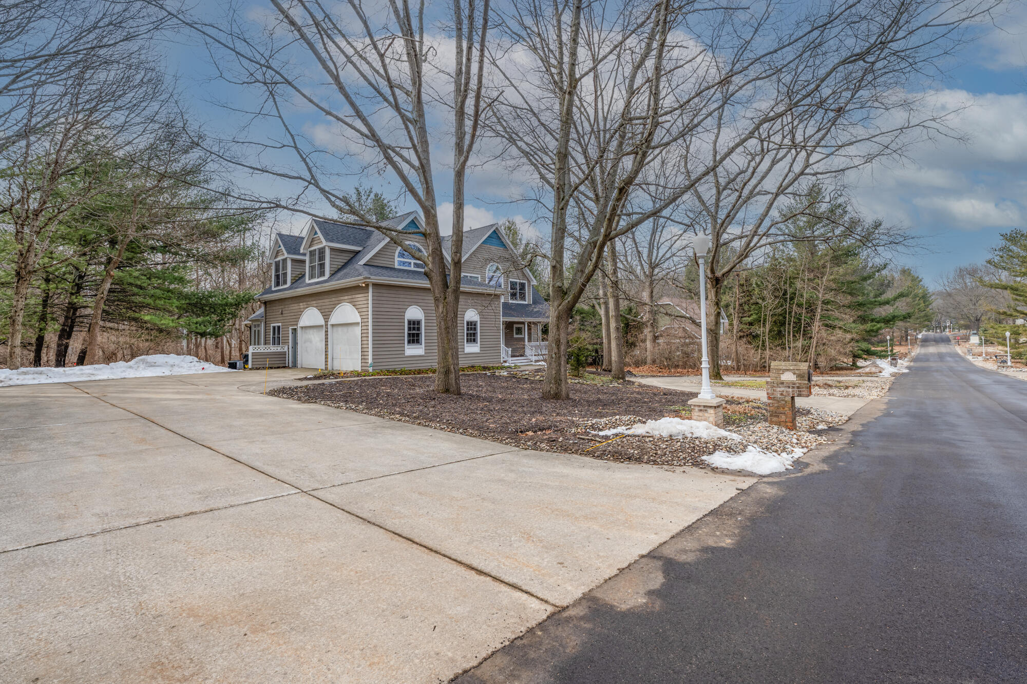 3040 Dunes Valley Path Stevensville MI 49127