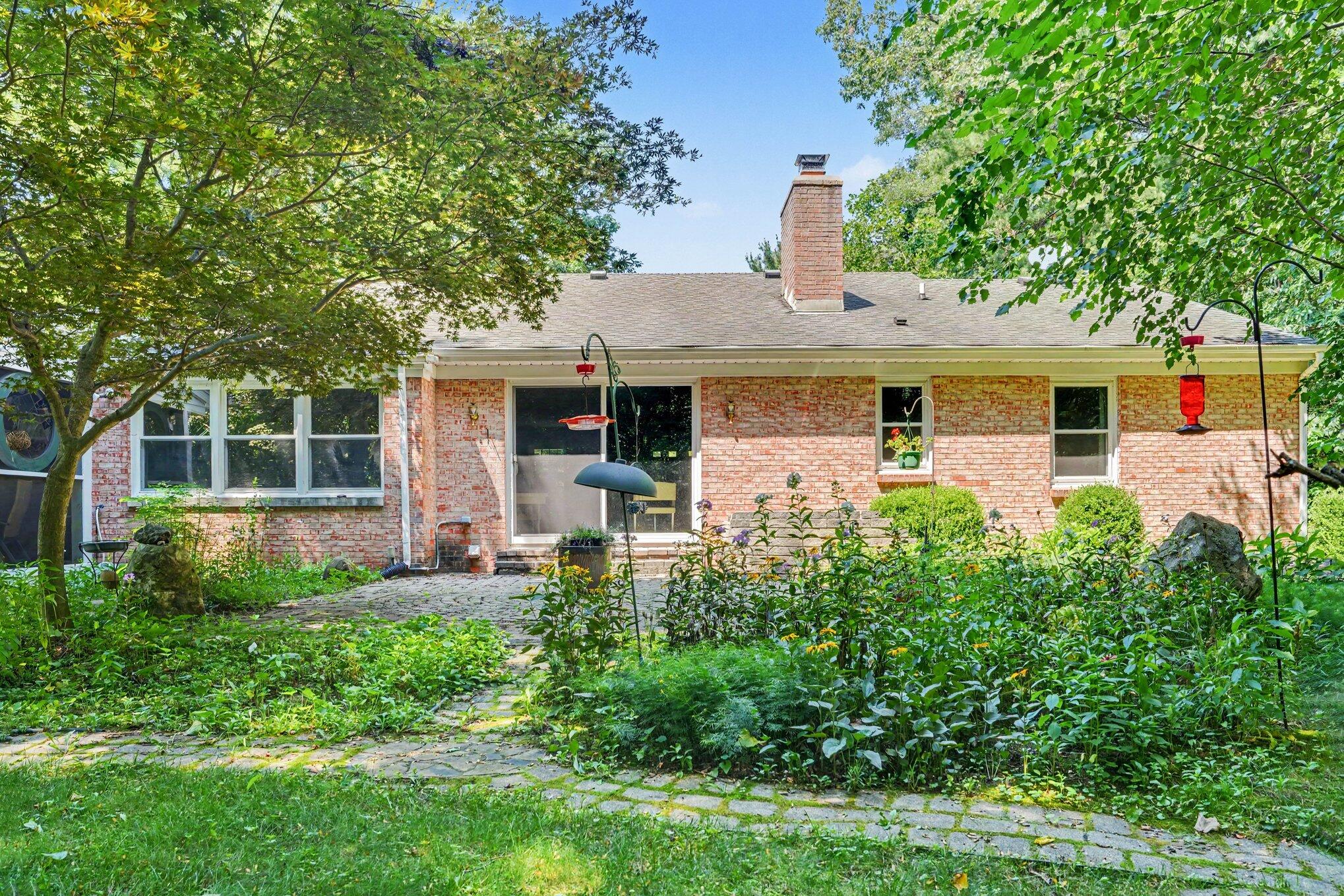 22727 Sunset Drive Kalamazoo MI 49009