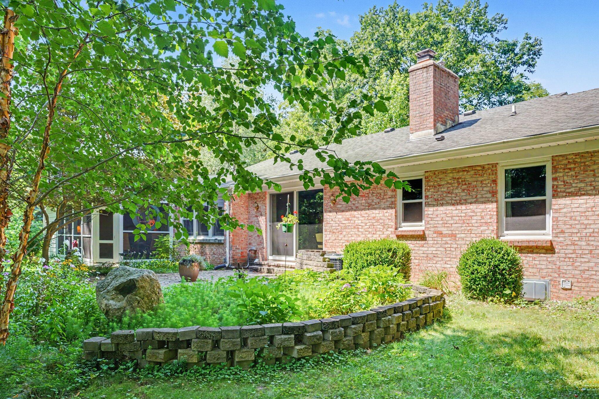 22727 Sunset Drive Kalamazoo MI 49009