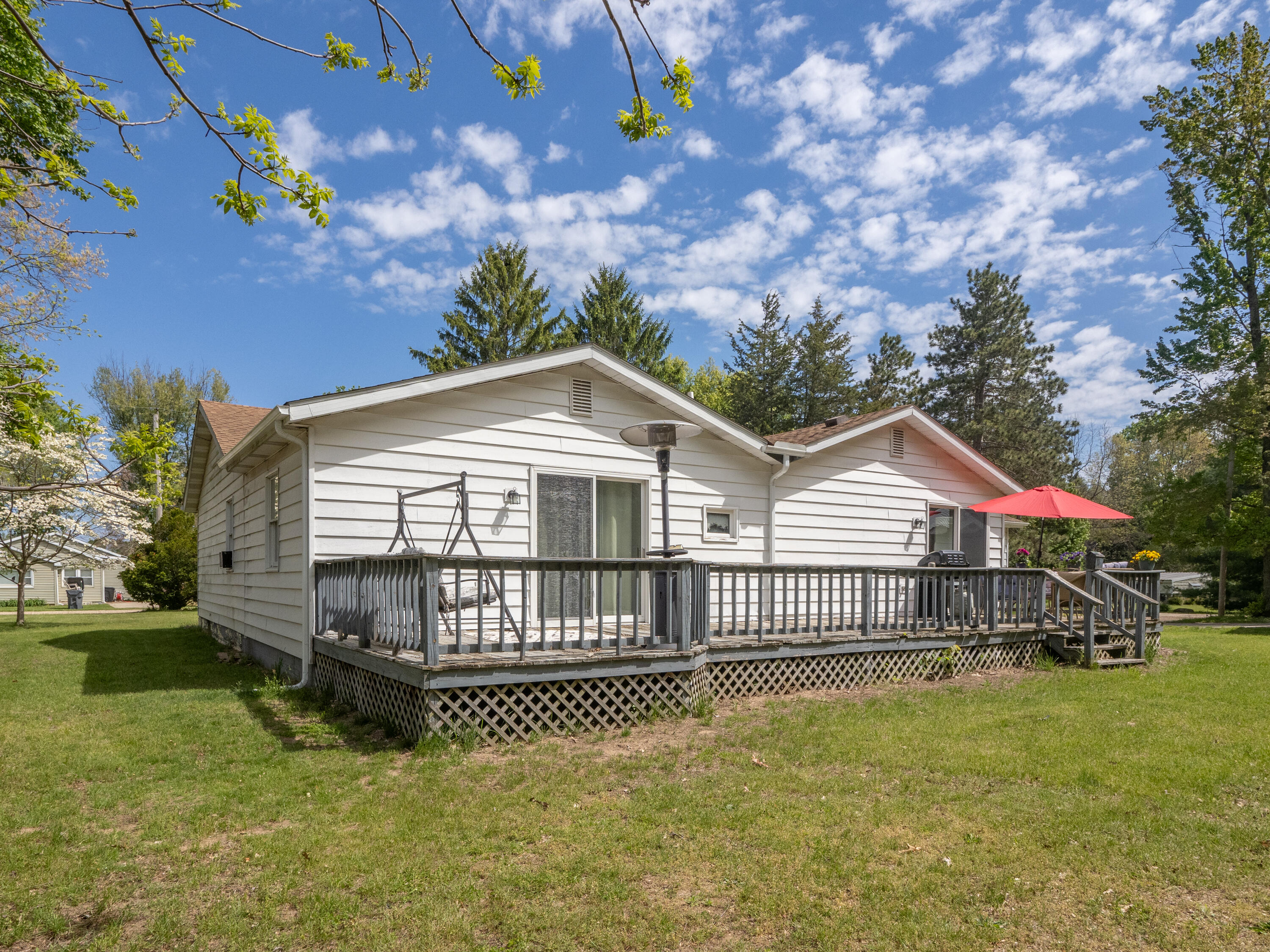 45523 Eleanor Drive Decatur MI 49045
