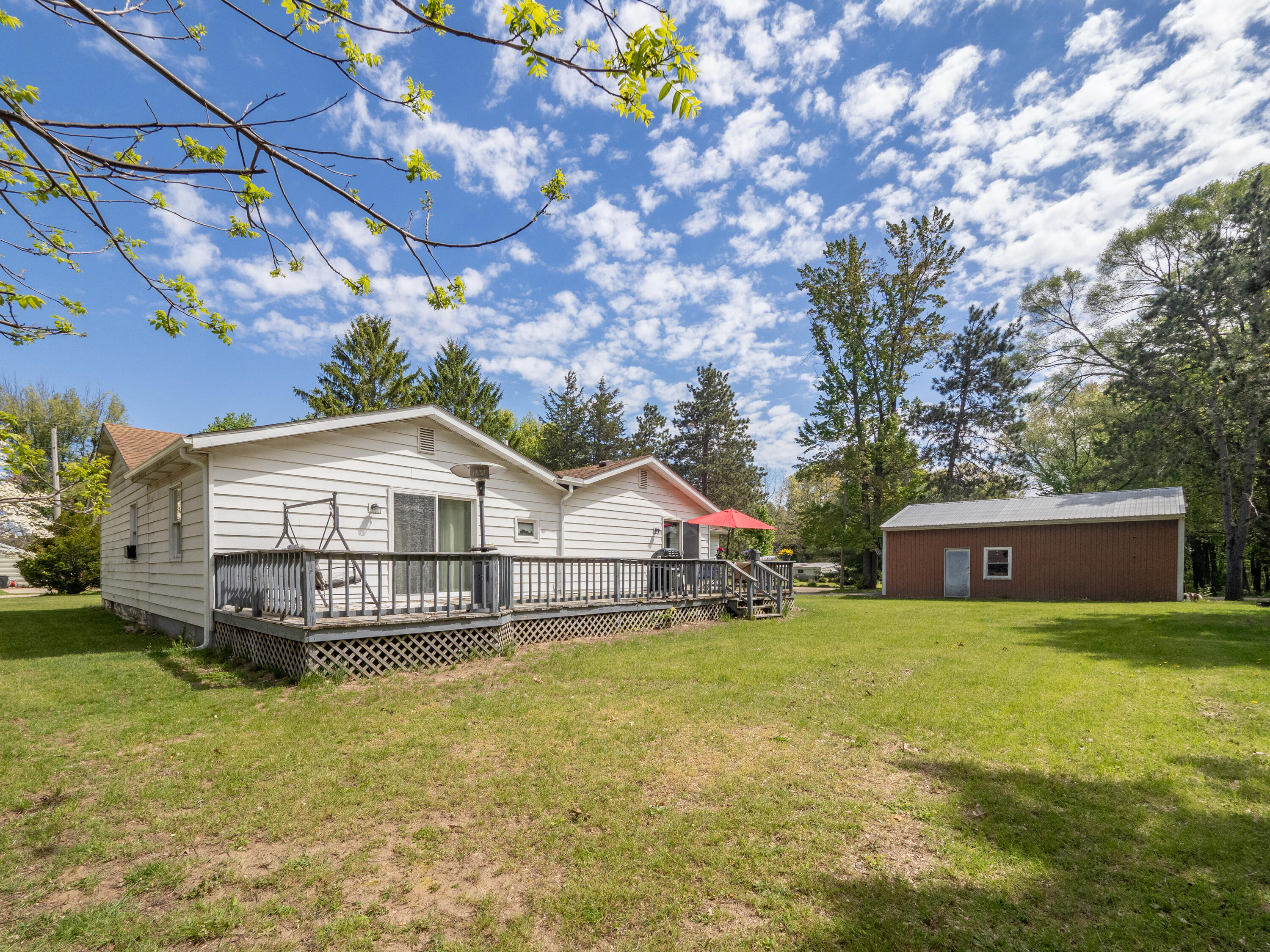 45523 Eleanor Drive Decatur MI 49045