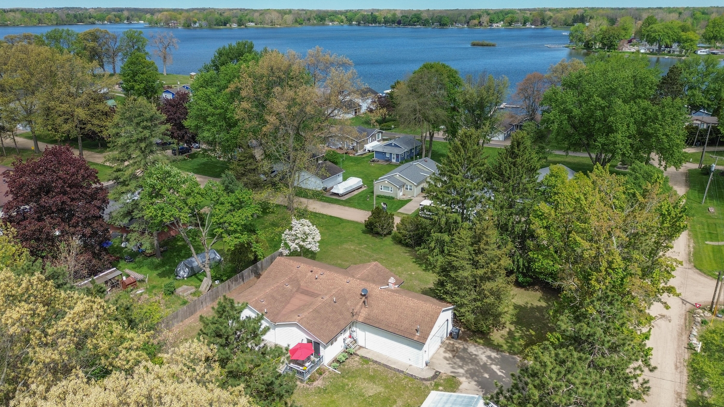 45523 Eleanor Drive Decatur MI 49045