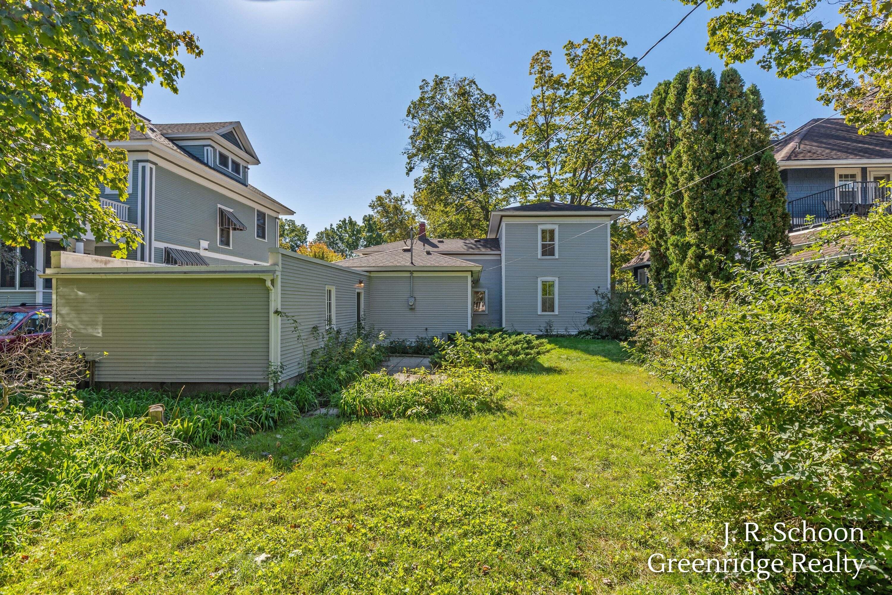 93 W 12th Street Holland MI 49423