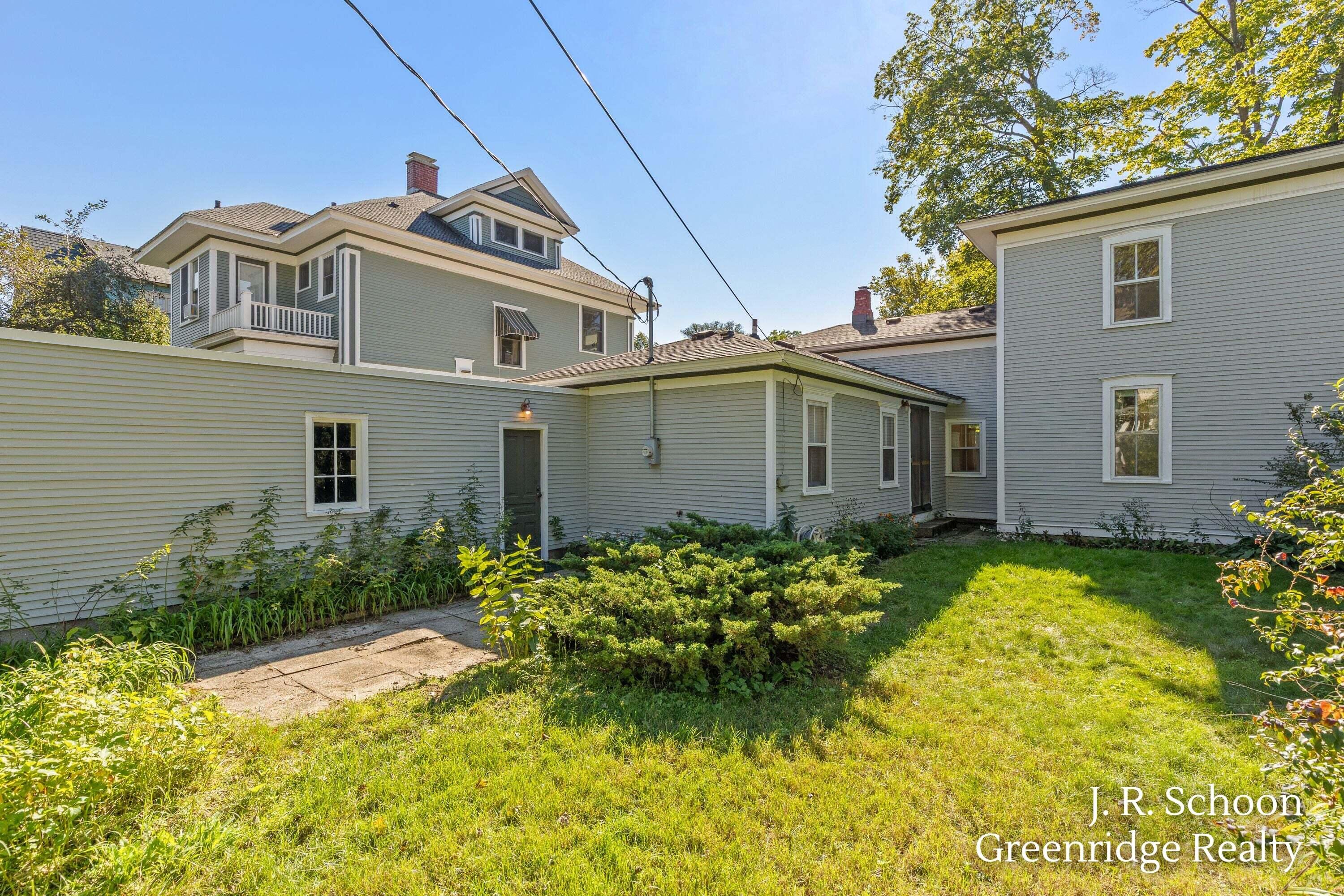 93 W 12th Street Holland MI 49423