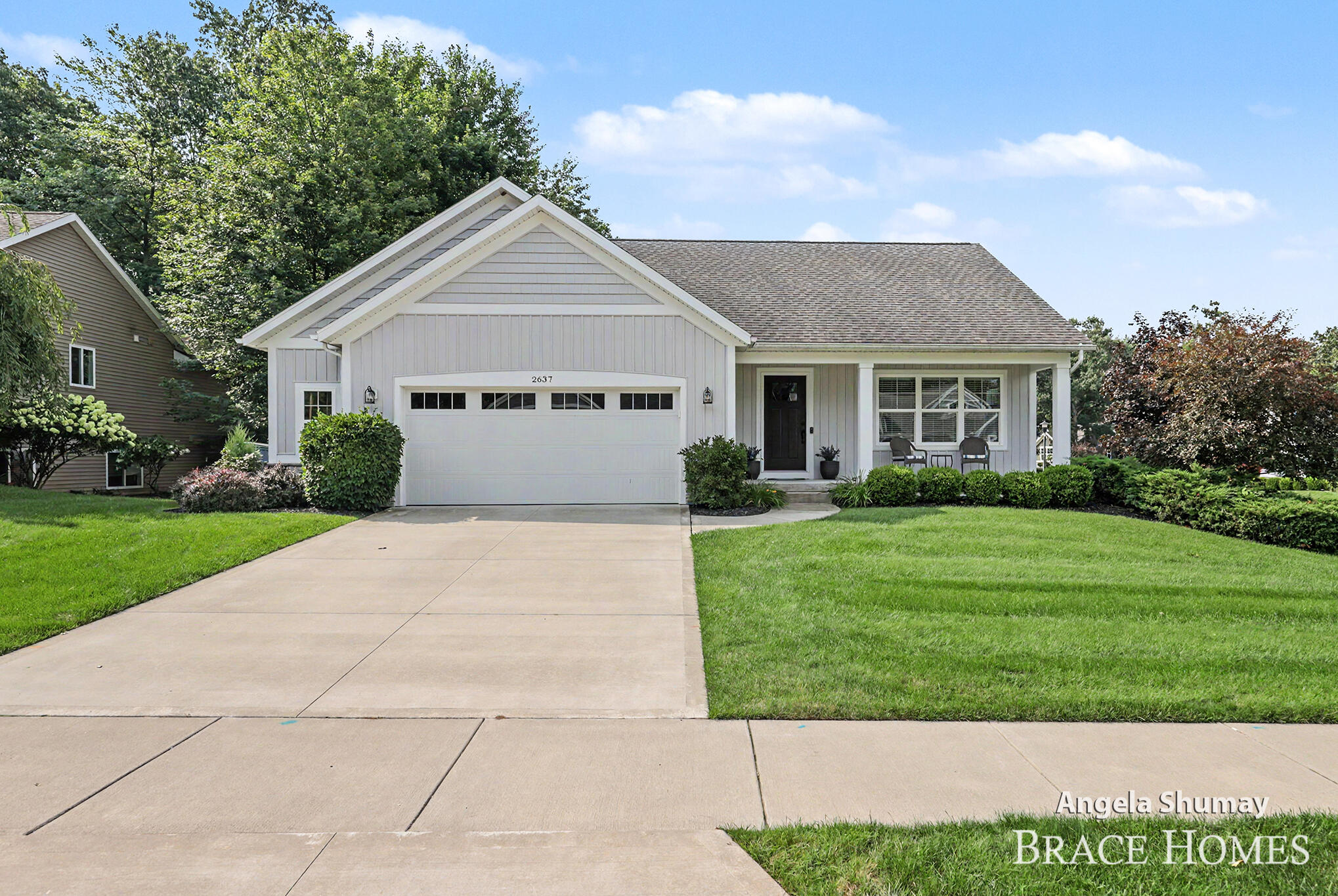 2637 Stockwood Drive NE Grand Rapids MI 49505