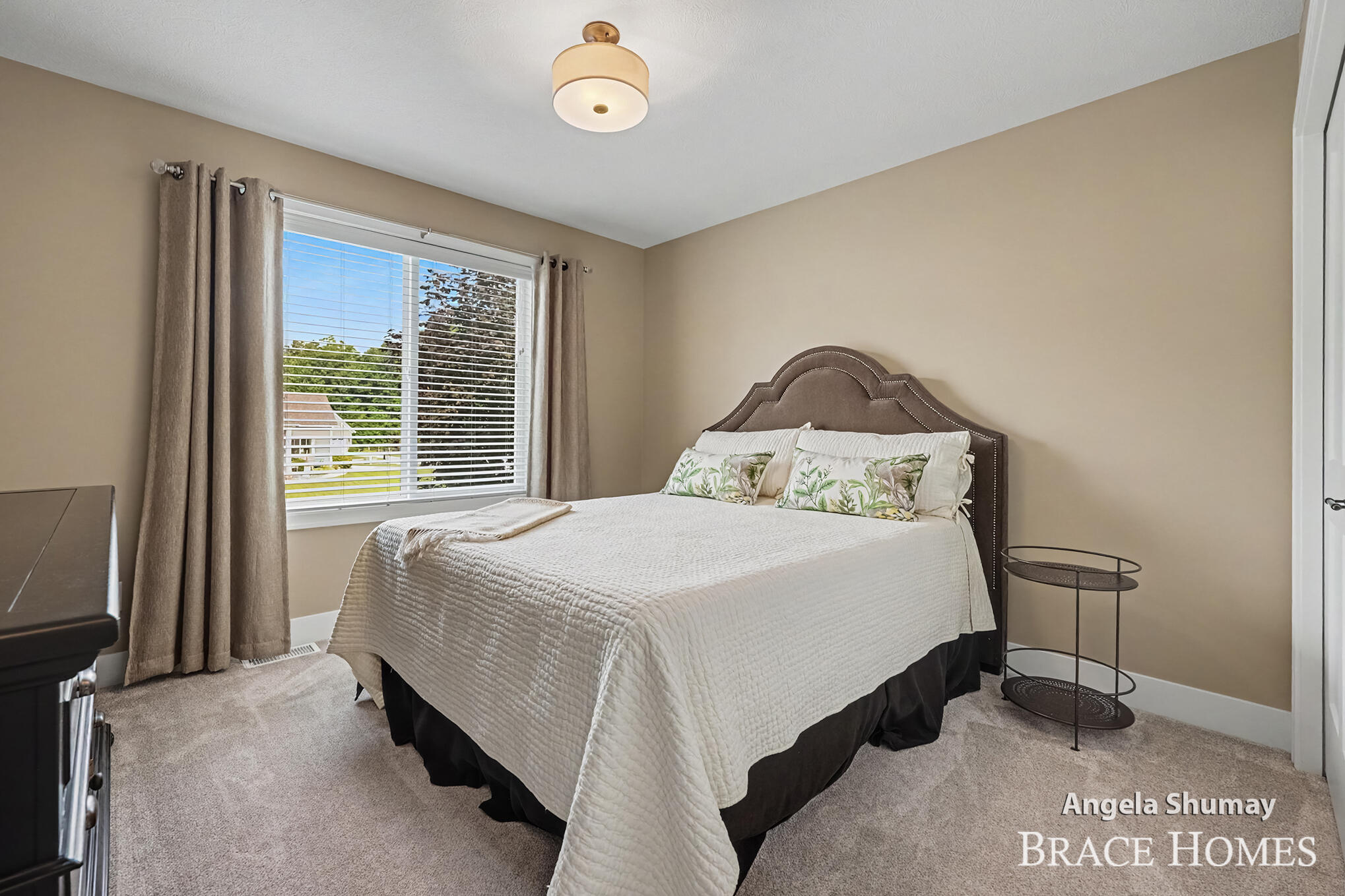 2637 Stockwood Drive NE Grand Rapids MI 49505