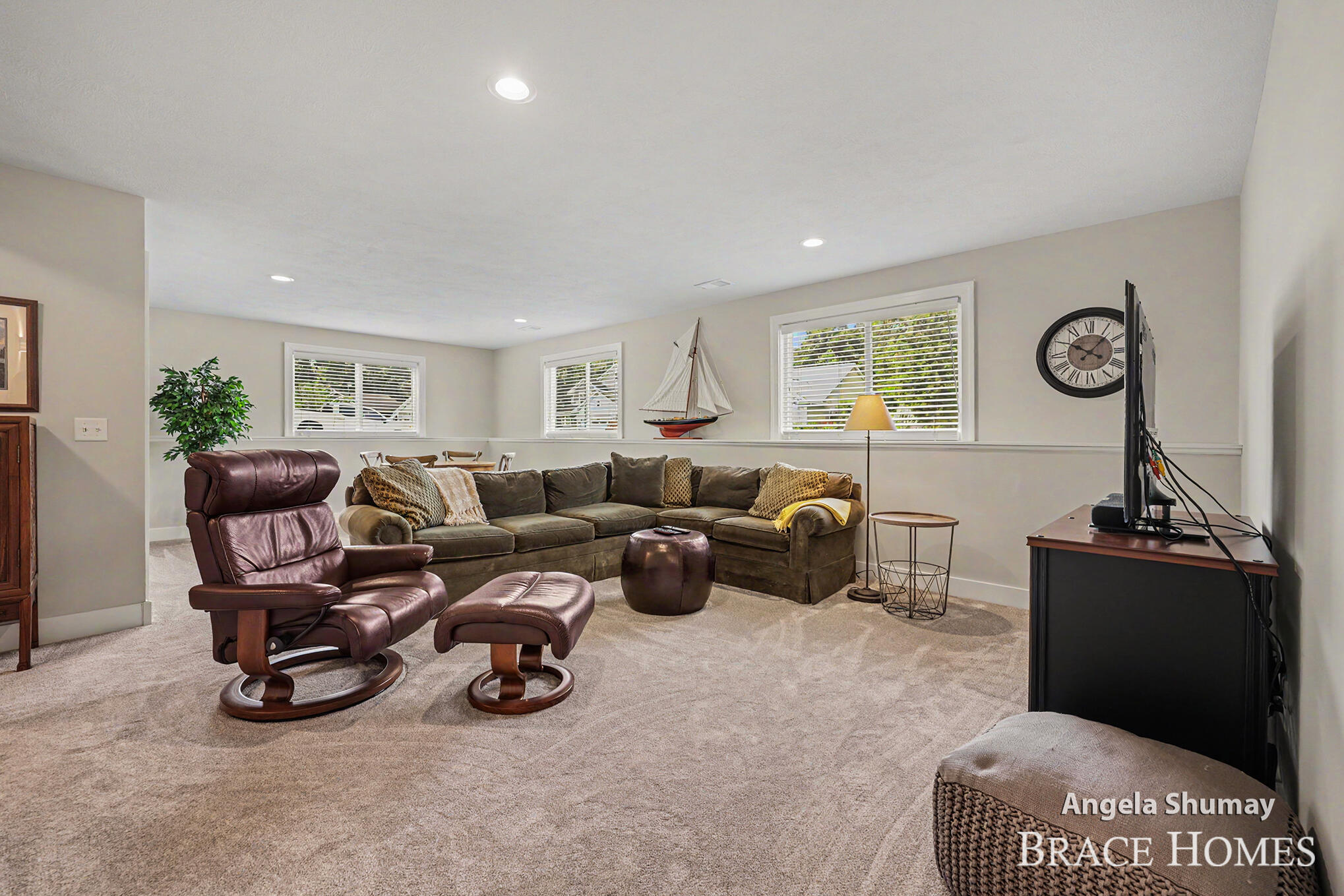 2637 Stockwood Drive NE Grand Rapids MI 49505
