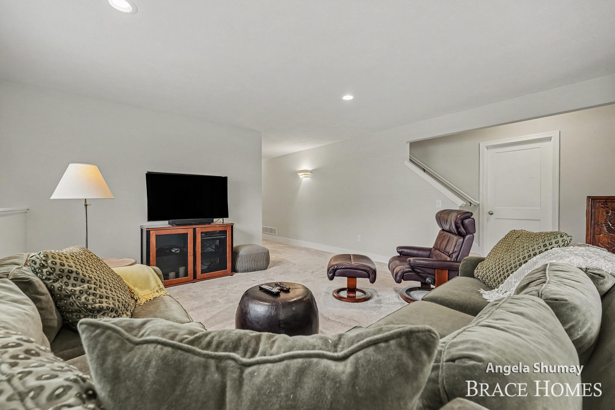 2637 Stockwood Drive NE Grand Rapids MI 49505