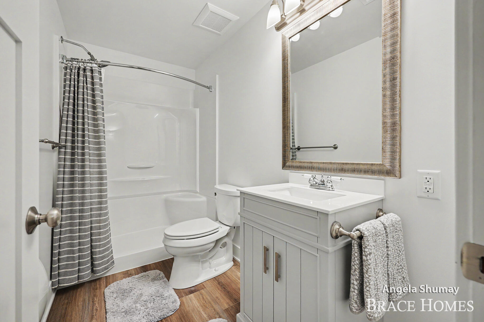 2637 Stockwood Drive NE Grand Rapids MI 49505