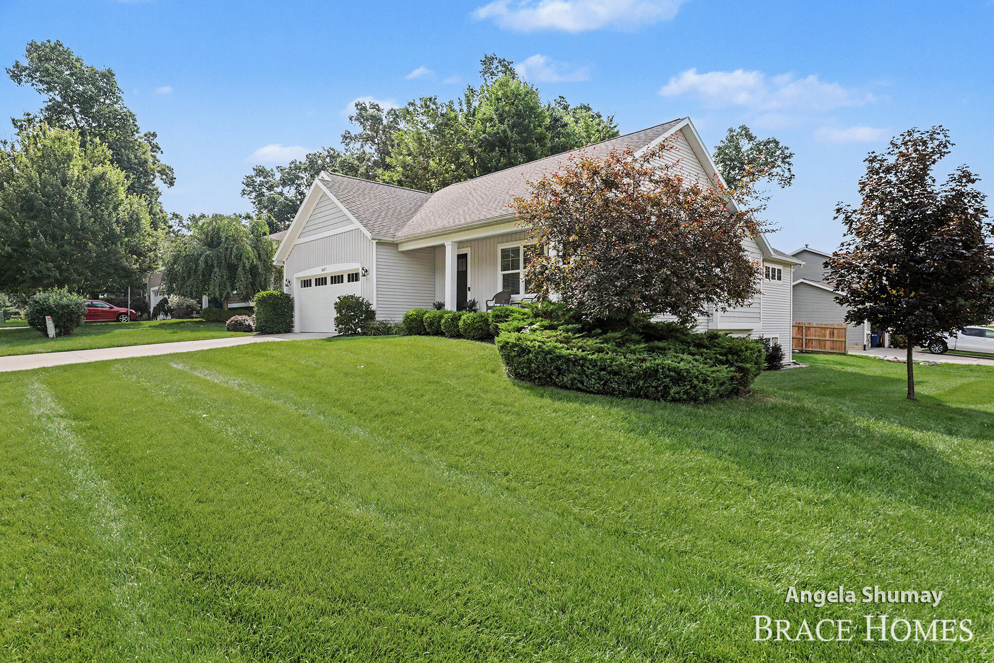 2637 Stockwood Drive NE Grand Rapids MI 49505