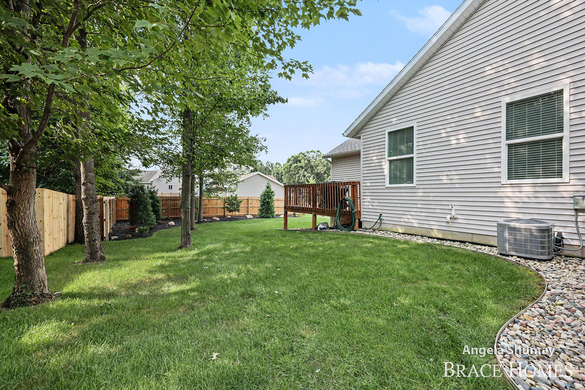 2637 Stockwood Drive NE Grand Rapids MI 49505