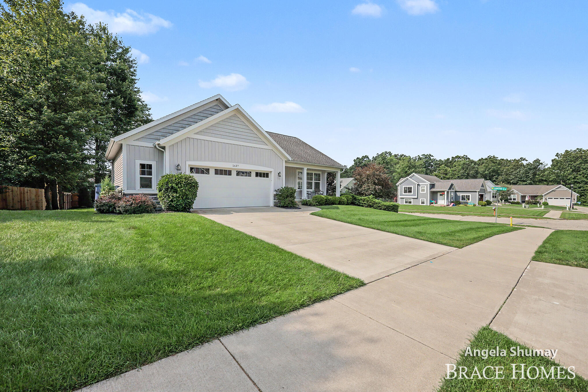 2637 Stockwood Drive NE Grand Rapids MI 49505