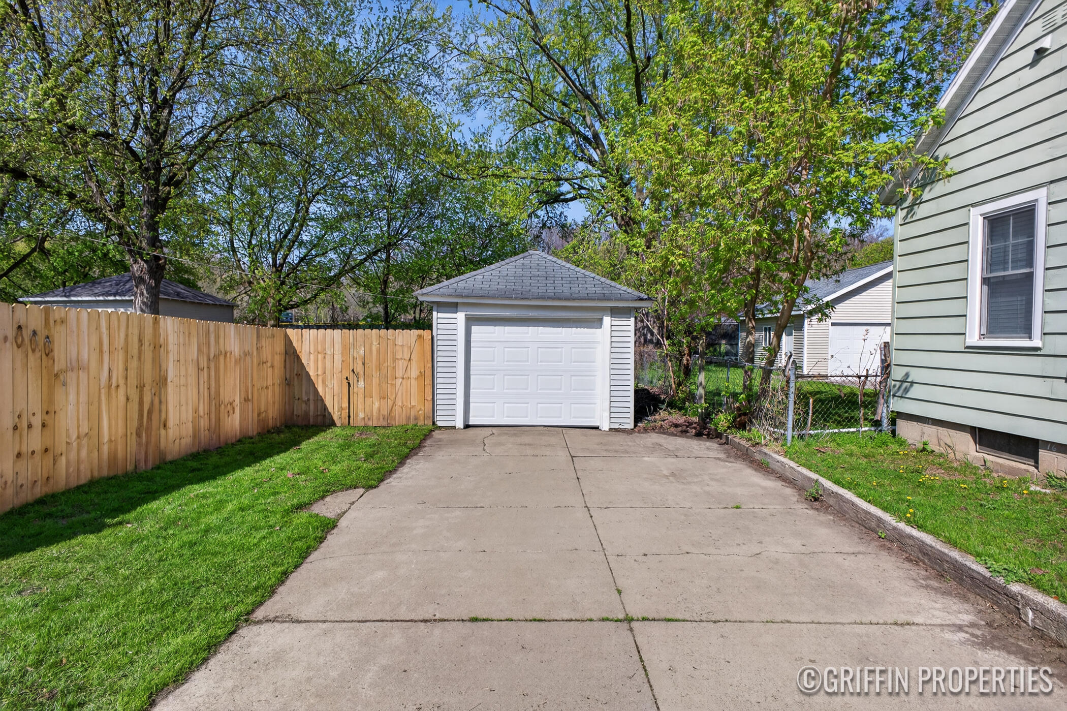679 Garfield Avenue NW Grand Rapids MI 49504