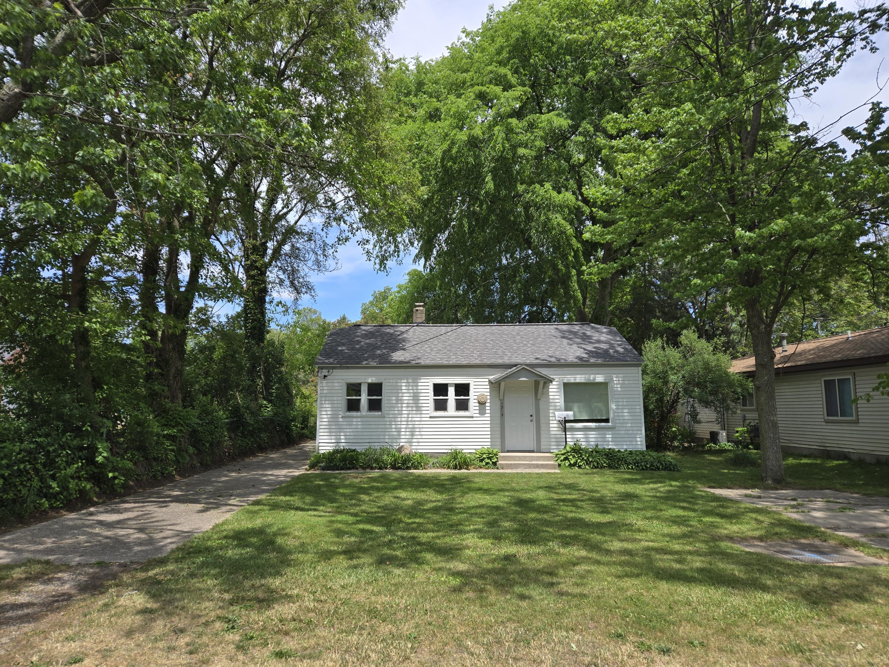 1313 Mason Street NE Grand Rapids MI 49503