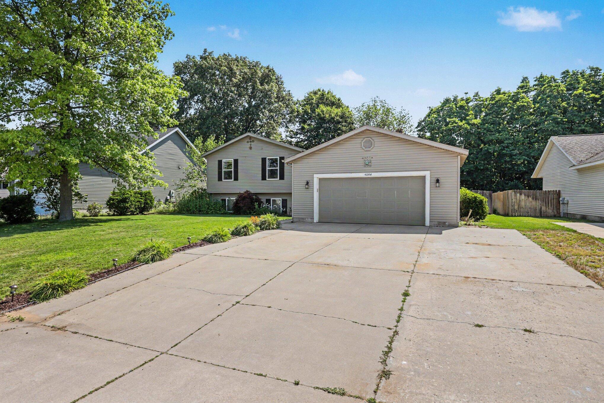 4844 Emerald Street Norton Shores MI 49441
