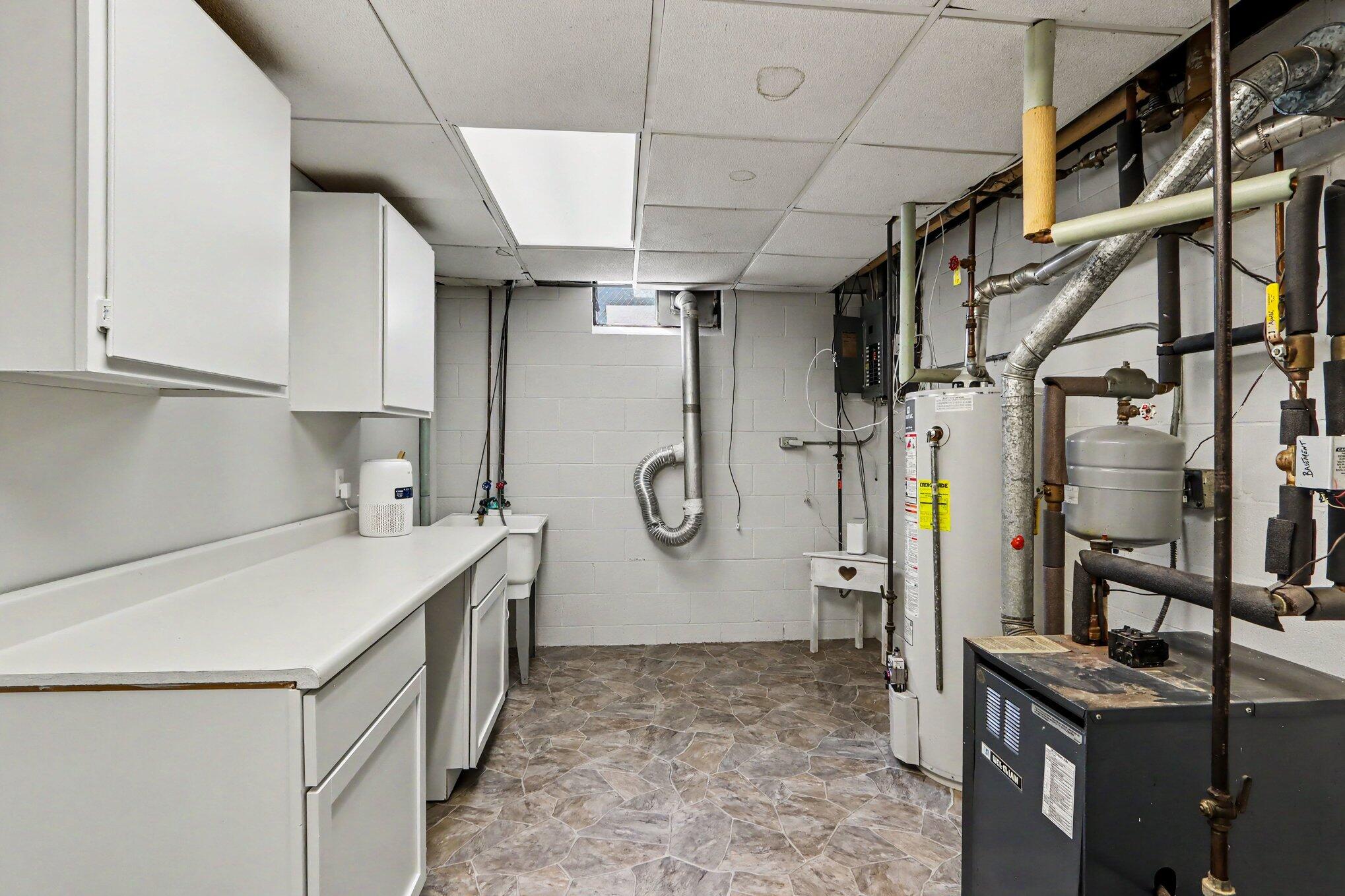 468 W Crooked Lake Drive W Kalamazoo MI 49009