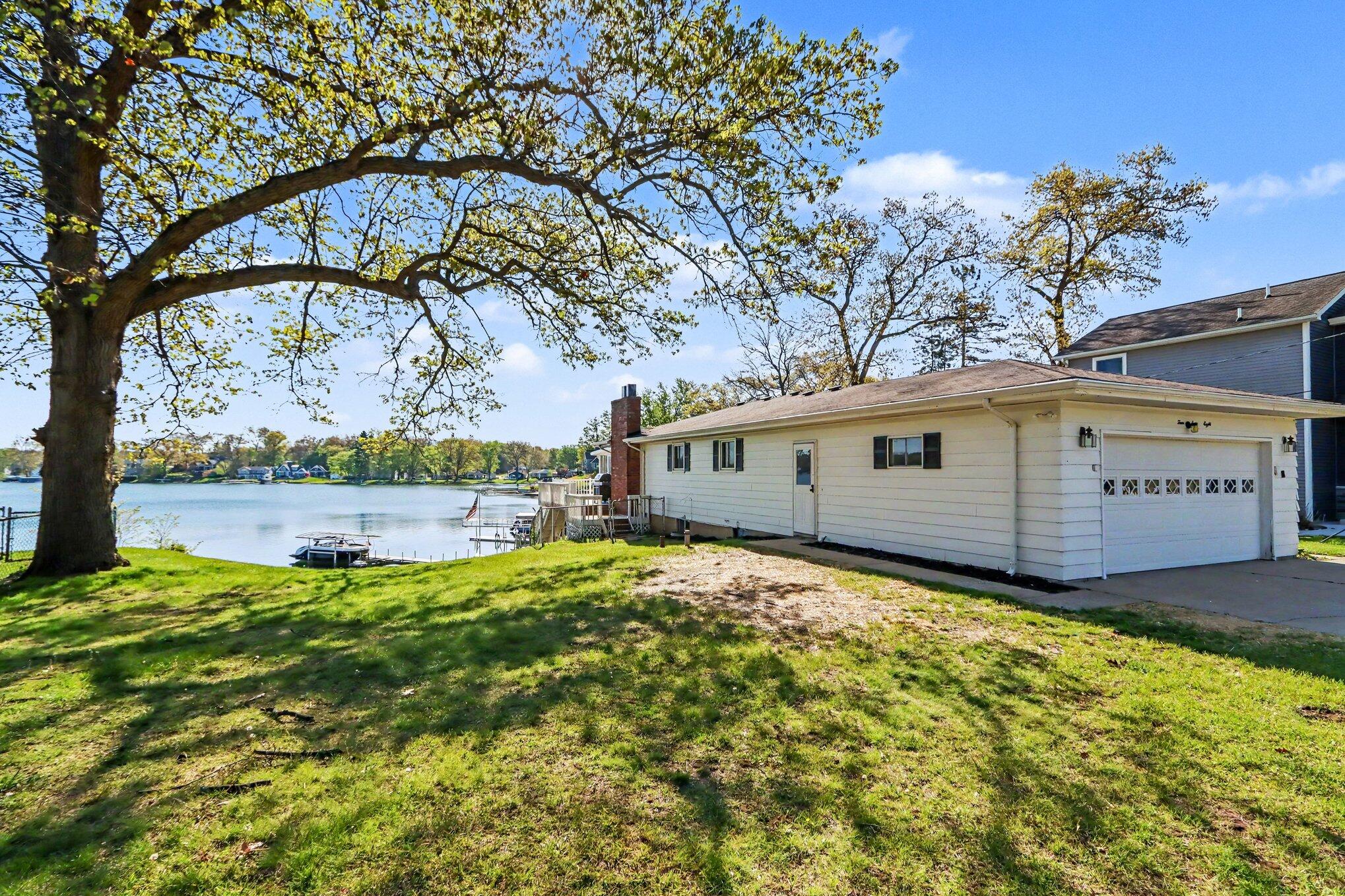 468 W Crooked Lake Drive W Kalamazoo MI 49009