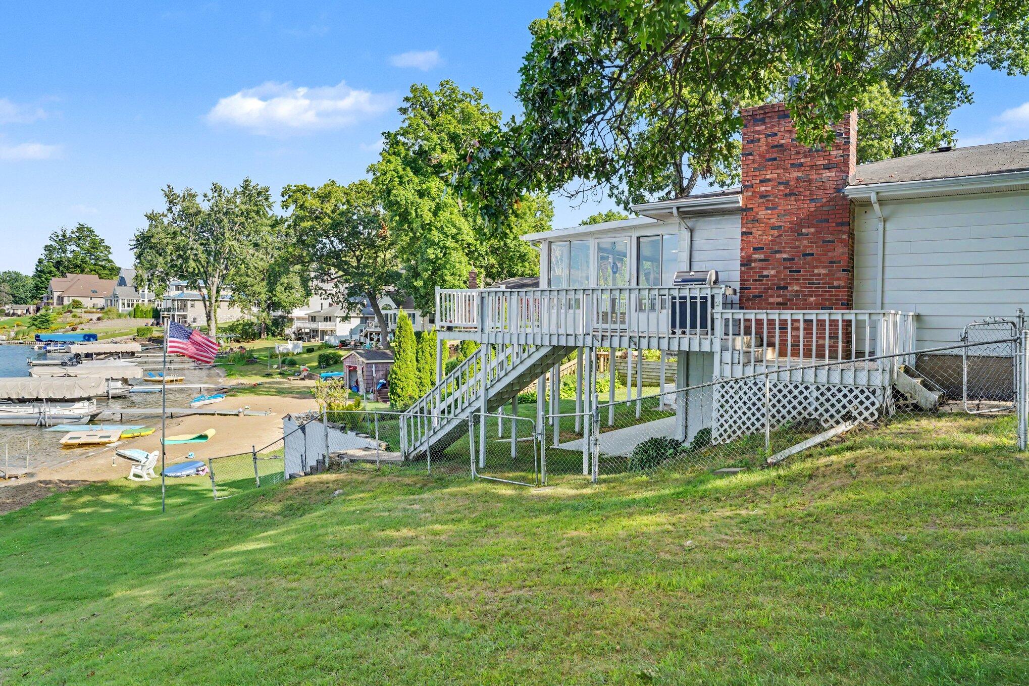 468 W Crooked Lake Drive W Kalamazoo MI 49009