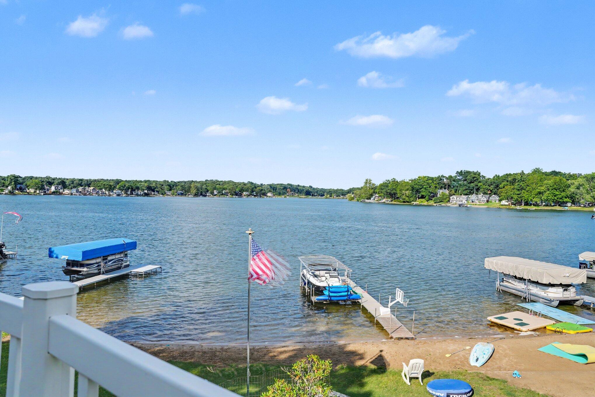 468 W Crooked Lake Drive W Kalamazoo MI 49009