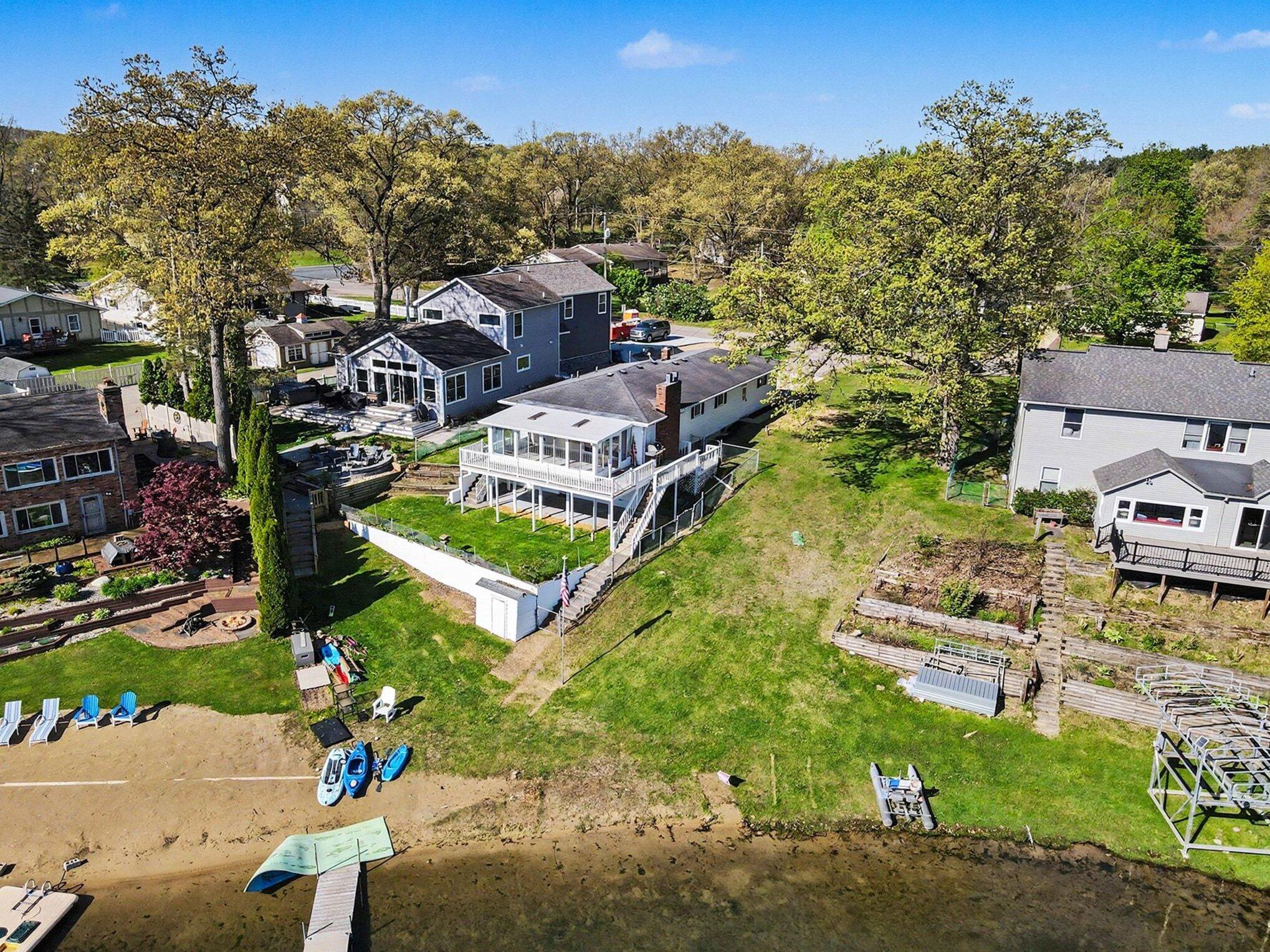 468 W Crooked Lake Drive W Kalamazoo MI 49009