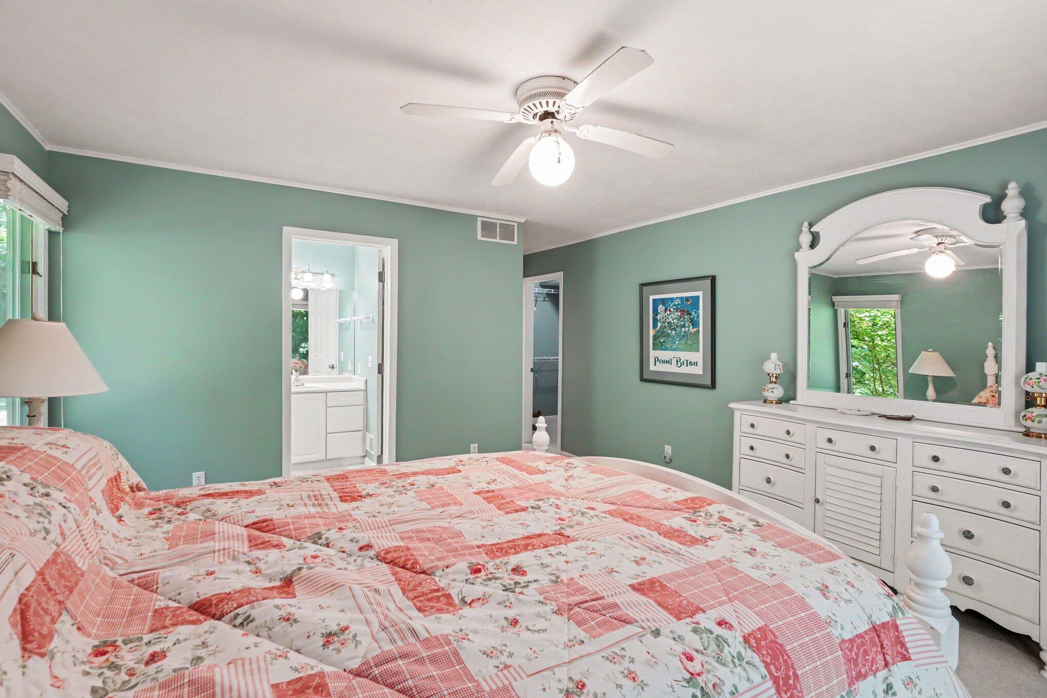 3334 Clearview Lane Saugatuck MI 49453