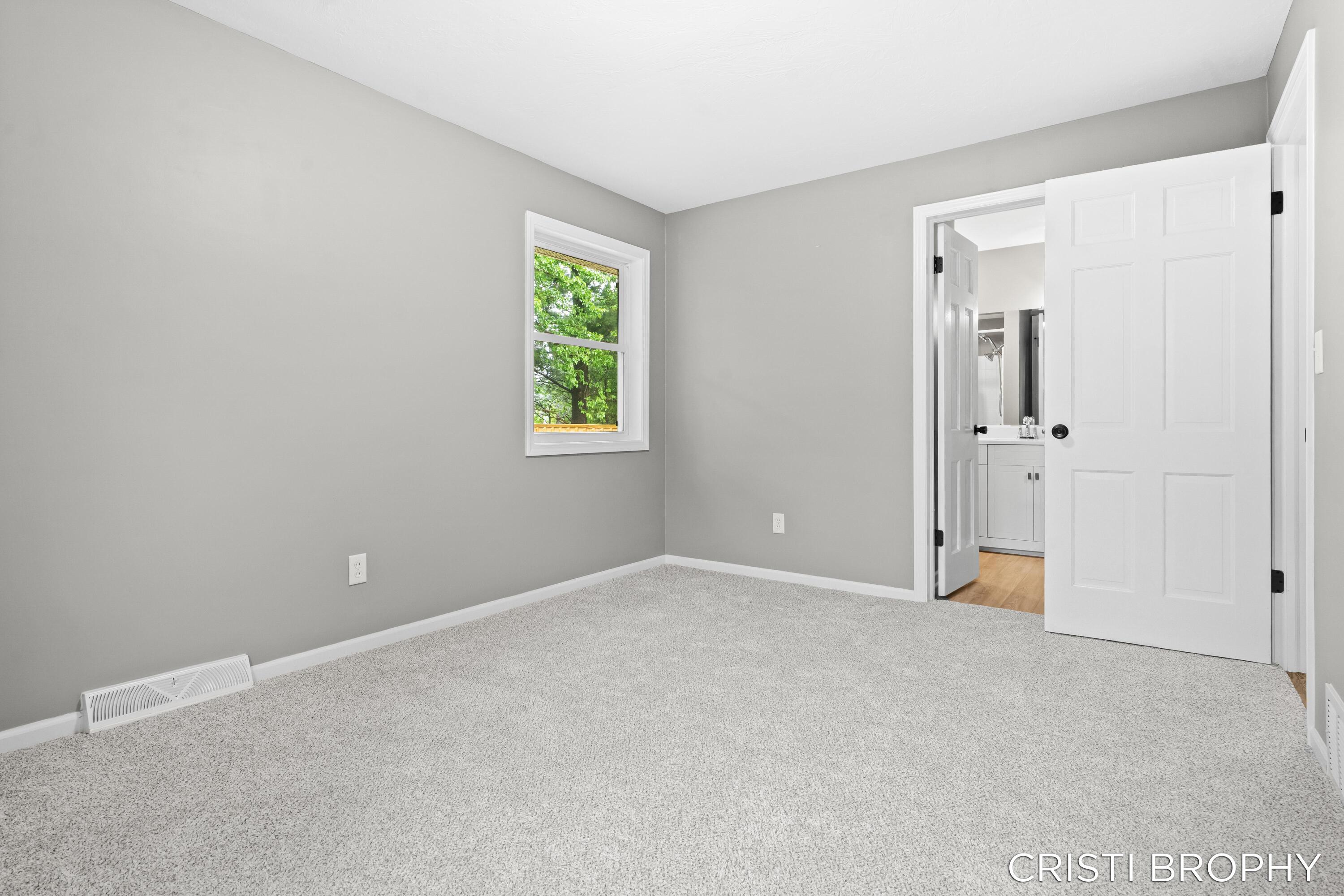 4871 Newcastle Drive SE Grand Rapids MI 49508