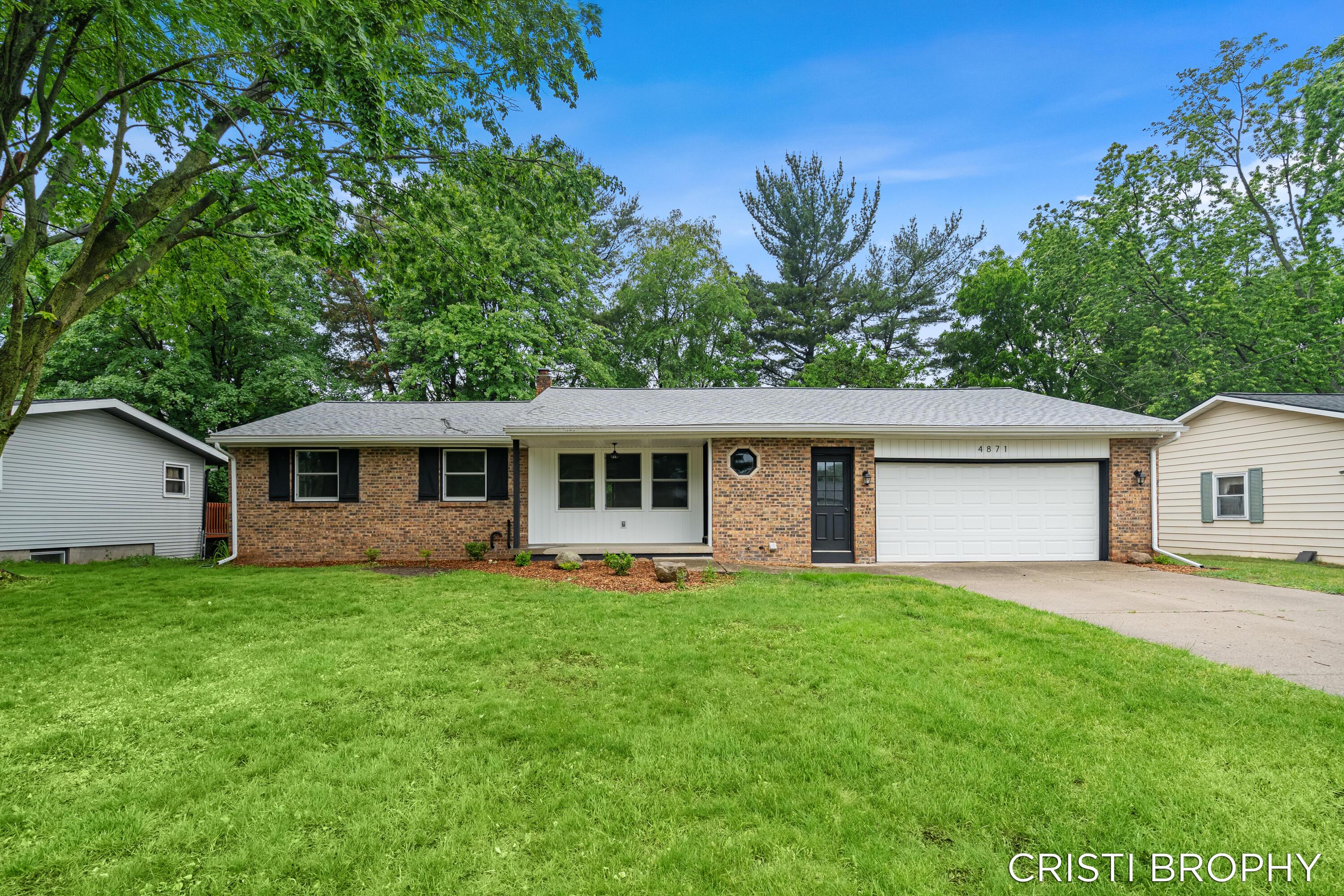 4871 Newcastle Drive SE Grand Rapids MI 49508