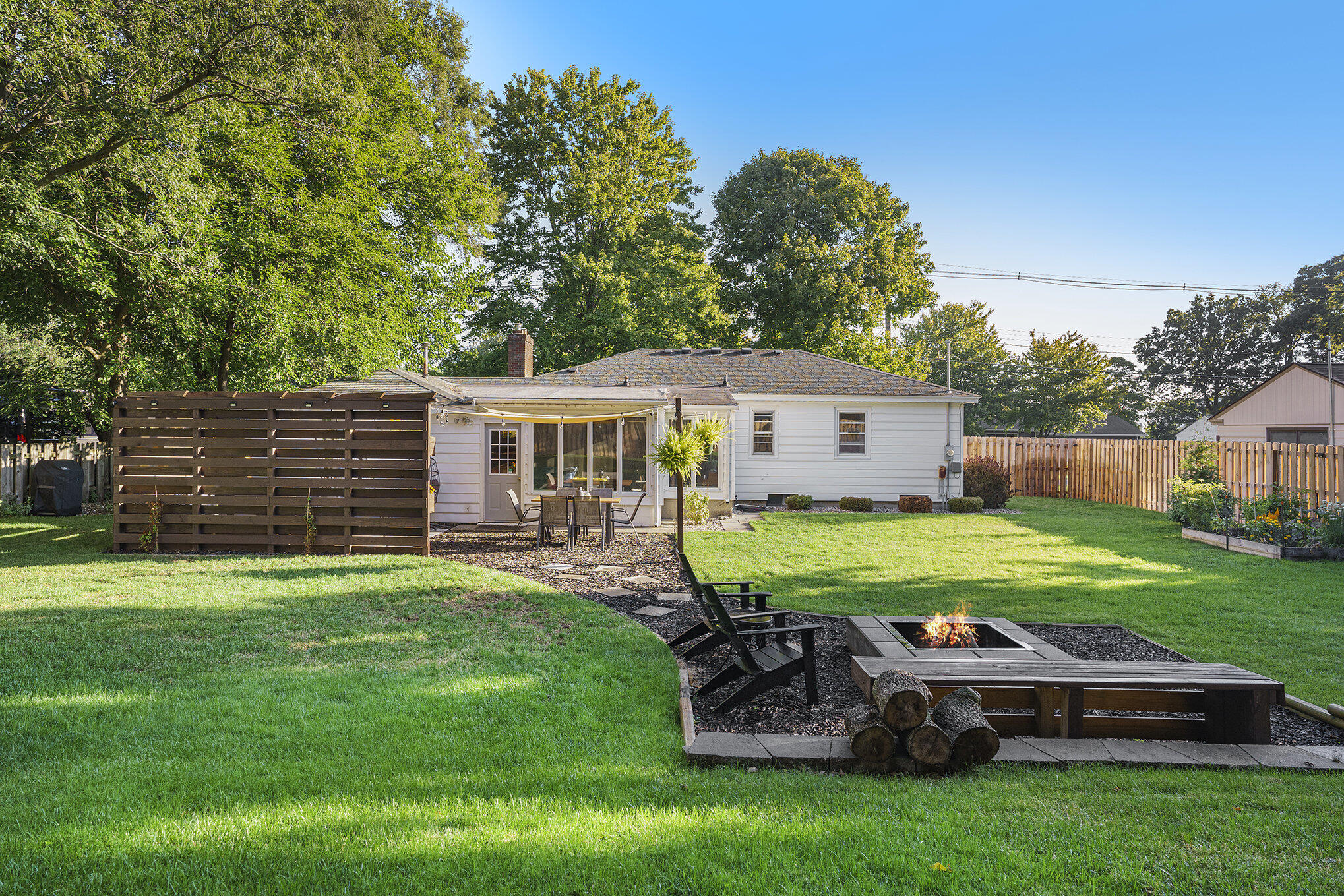 568 Pinecrest Drive Holland MI 49424