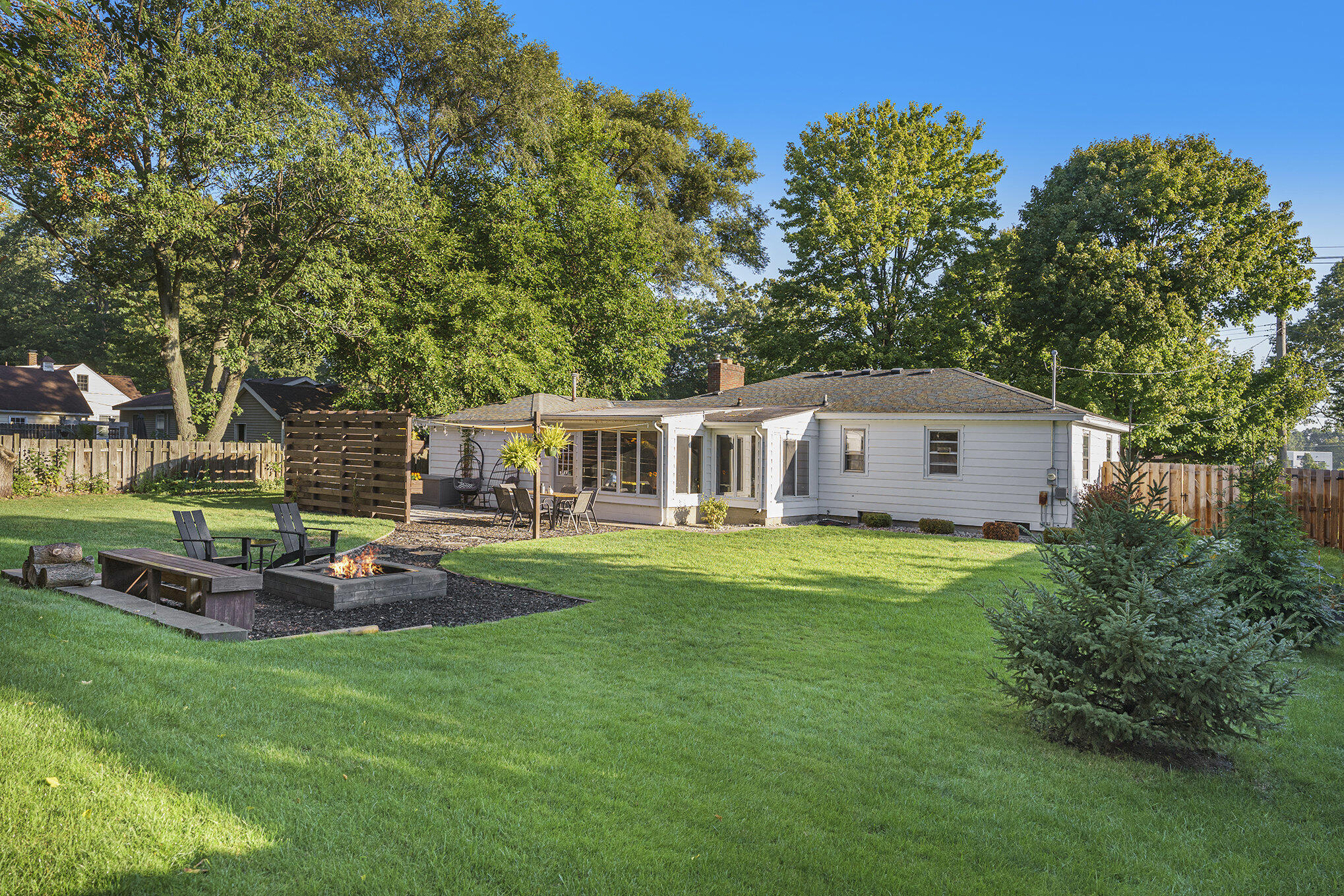 568 Pinecrest Drive Holland MI 49424